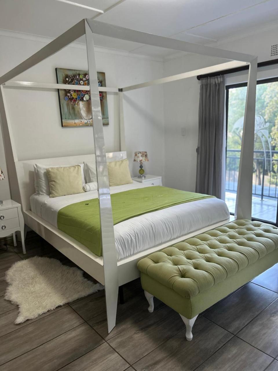 Family Room - Photo 23