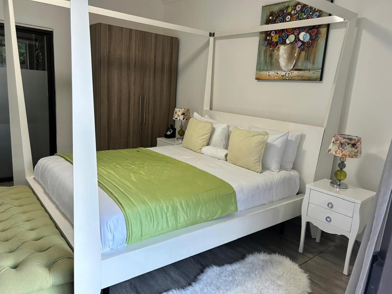 Family Room - Photo 24