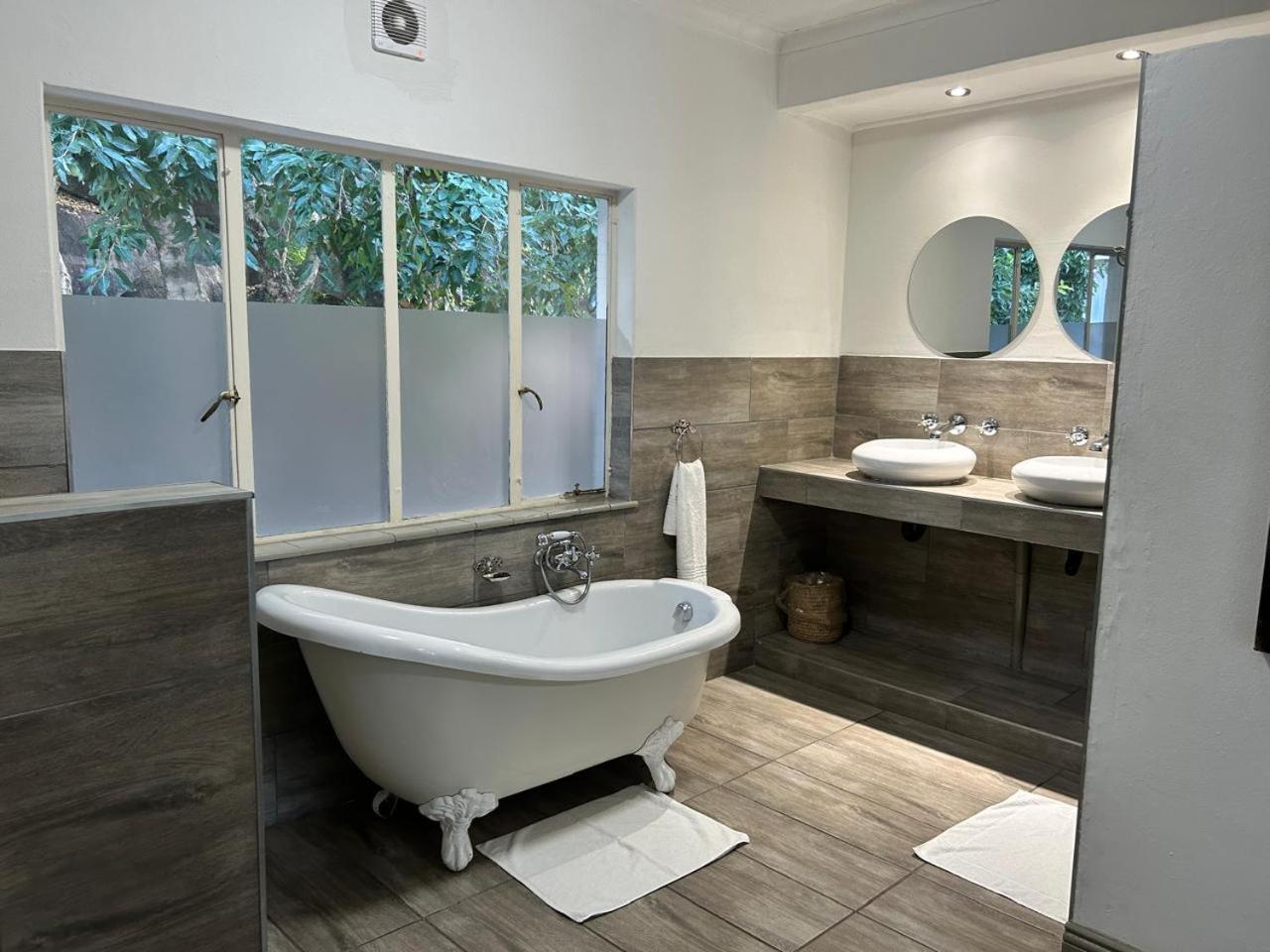 Family Room - Photo 15