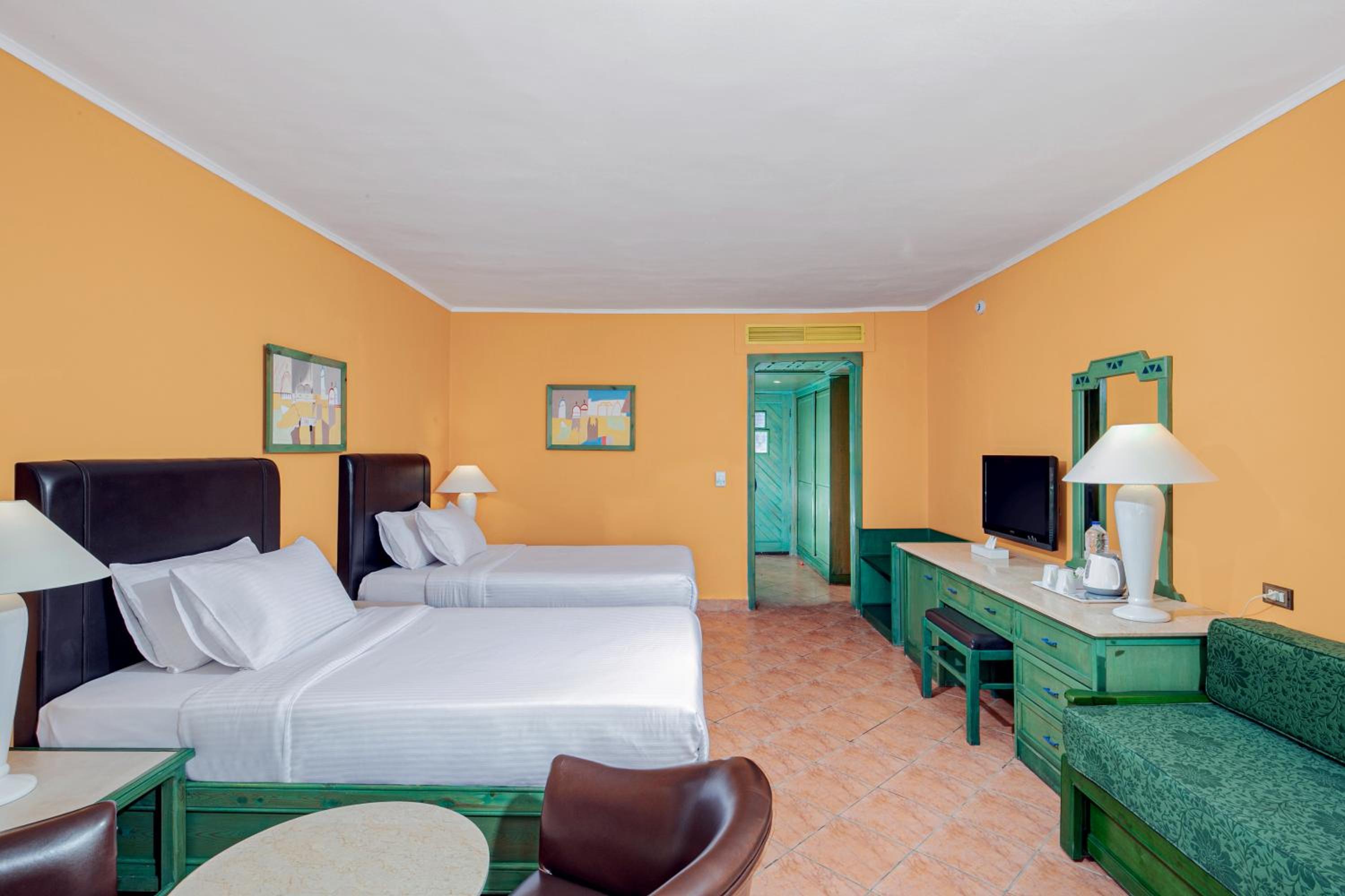 Azur Garden Room