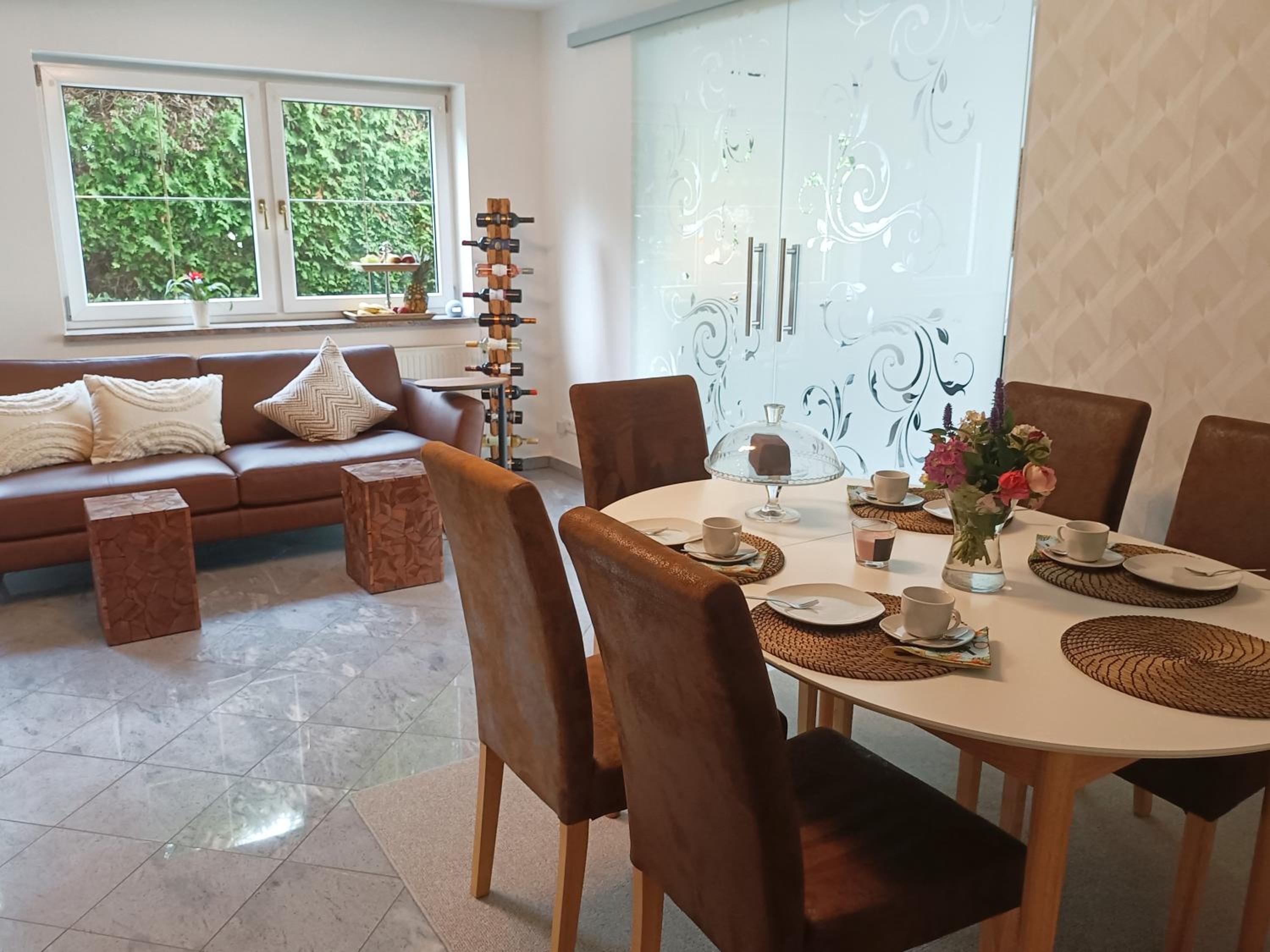 Two-Bedroom Deluxe Apartment with Garden View photo 2