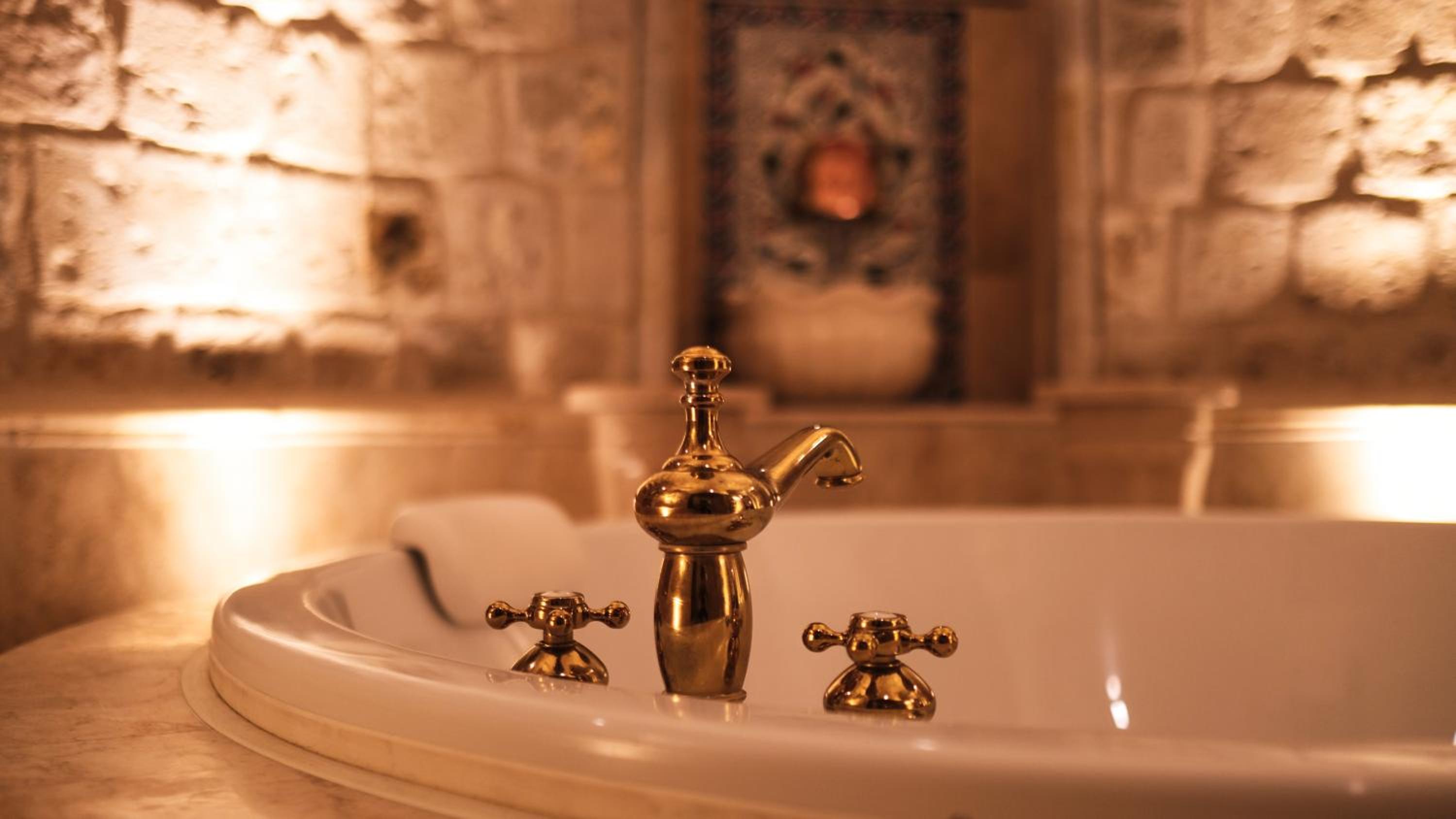 Queen Suite - Photo 14