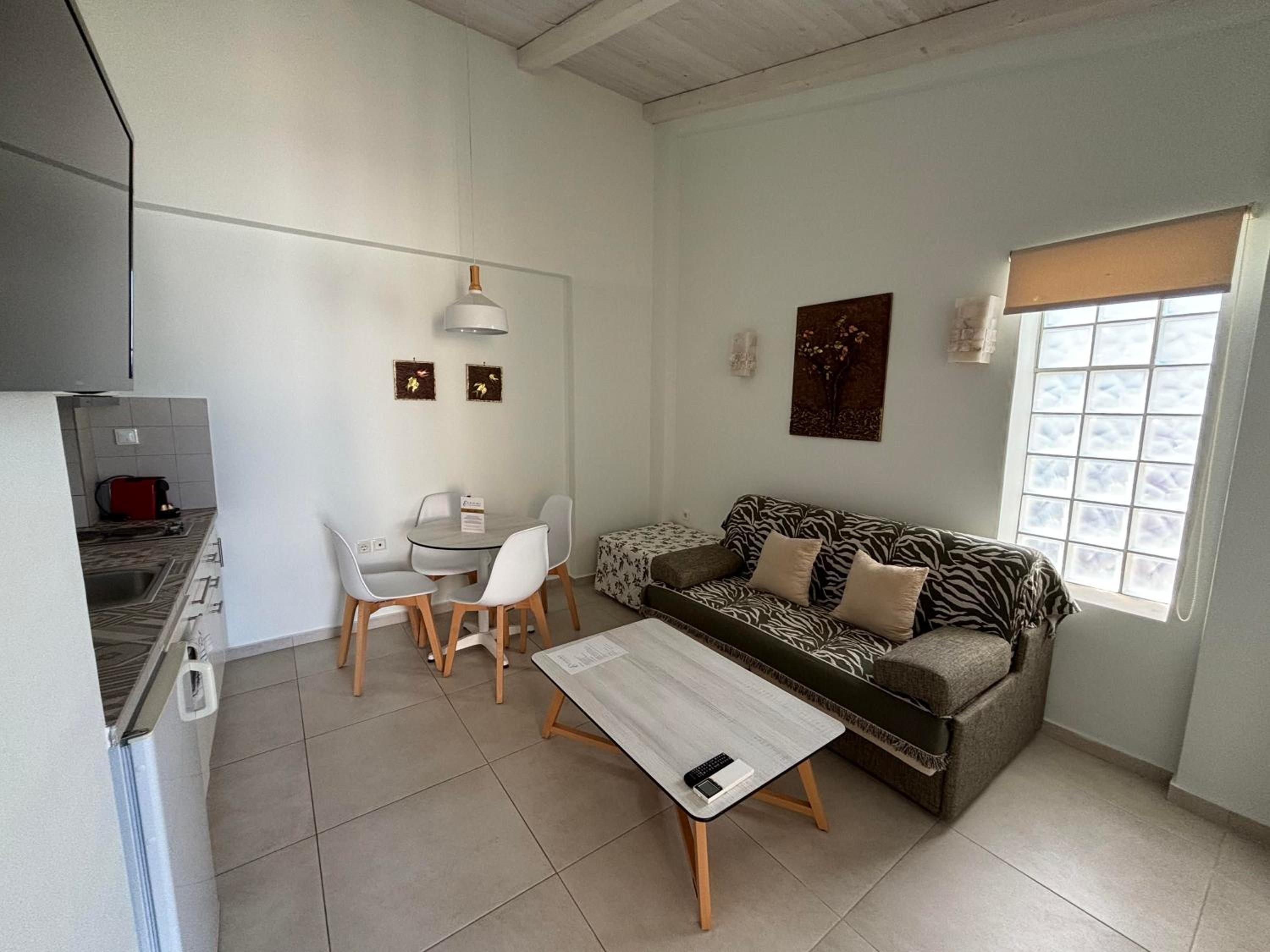 Apartment with Sea View and Garden View - 1st Floor