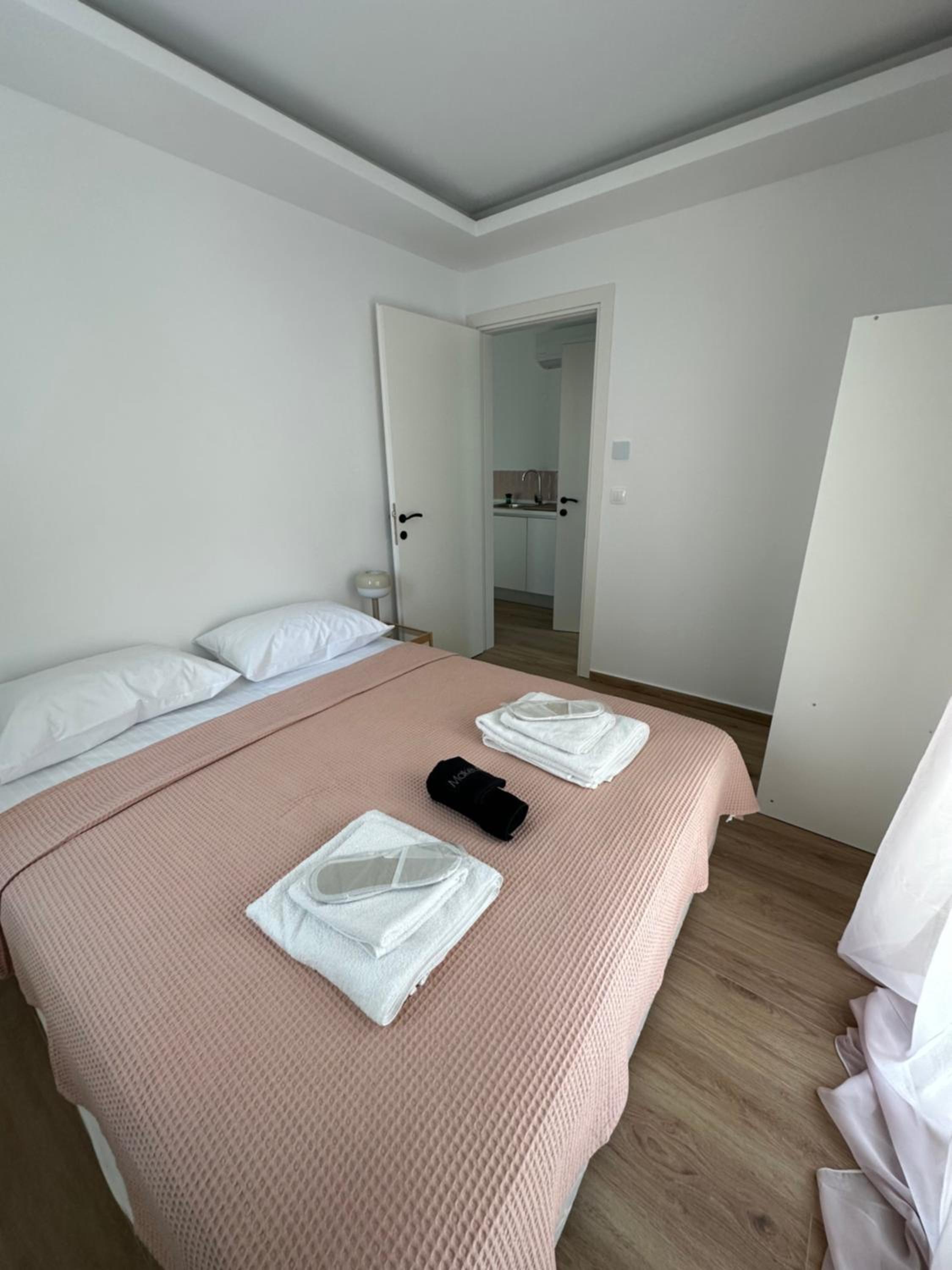 Apartment with Balcony photo 3
