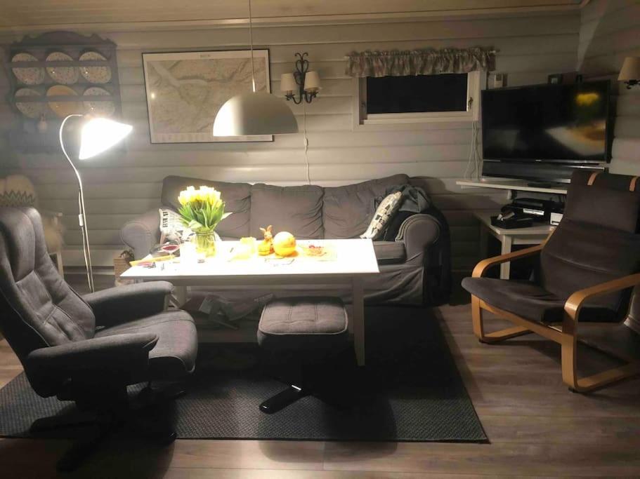 Three-Bedroom House photo 2