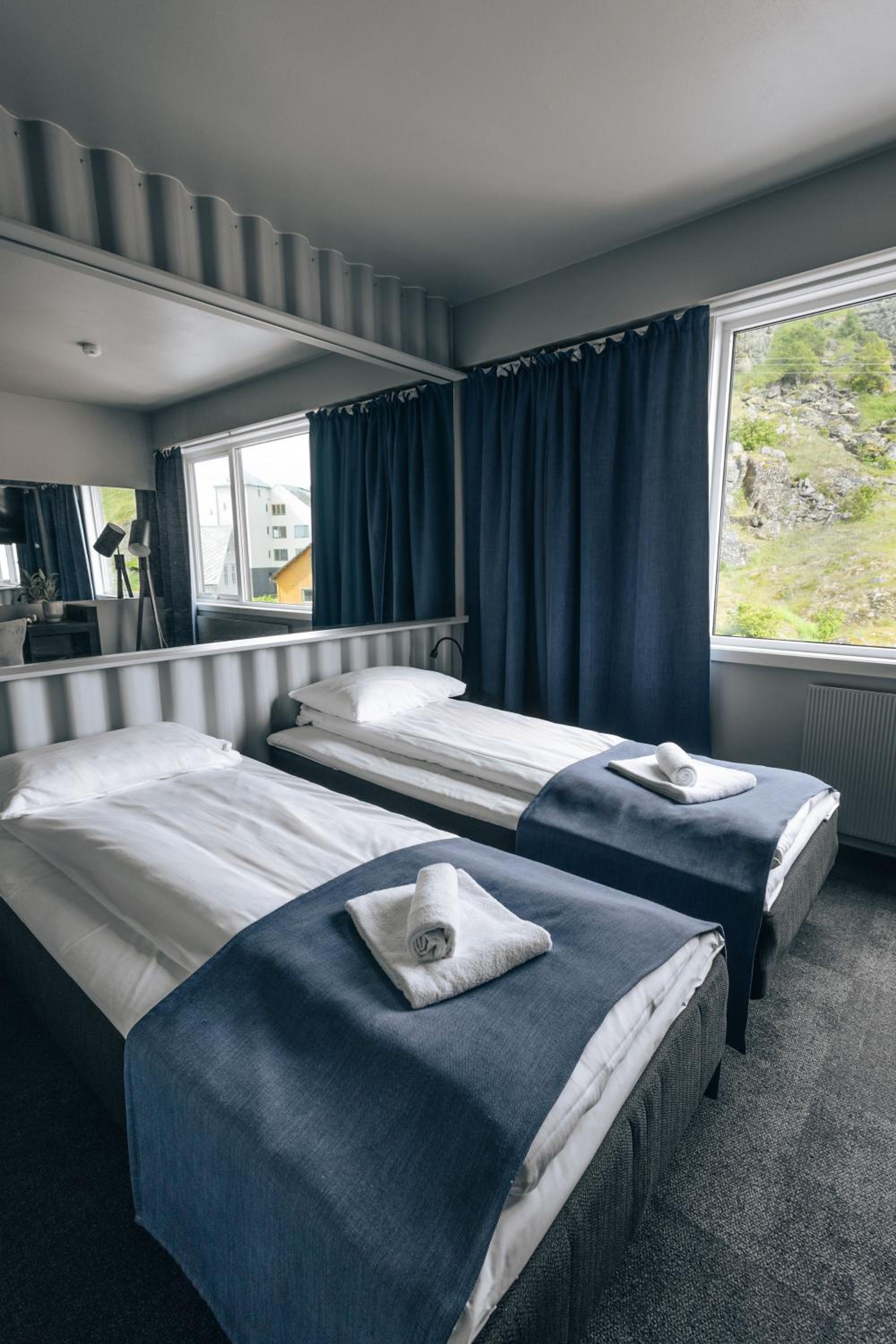 Double or Twin Room with Mountain View photo 2