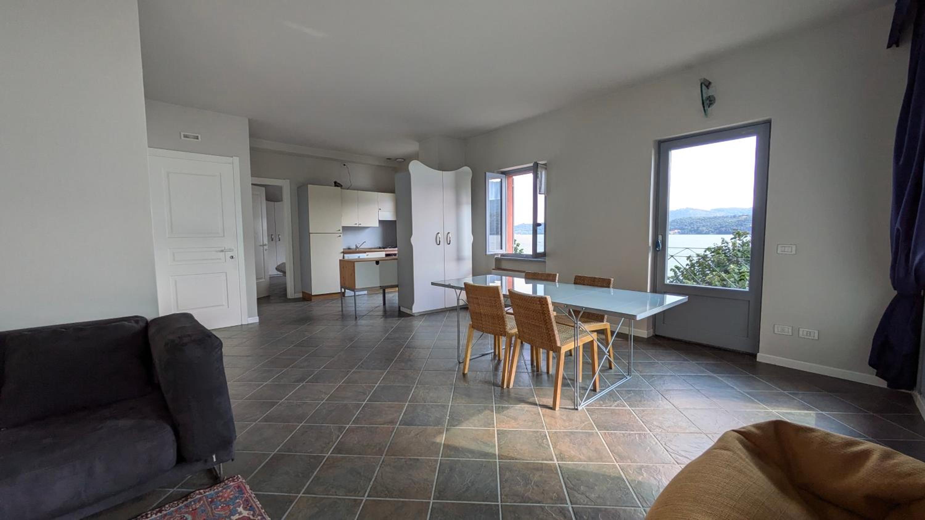 Apartment with Lake View - Photo 14