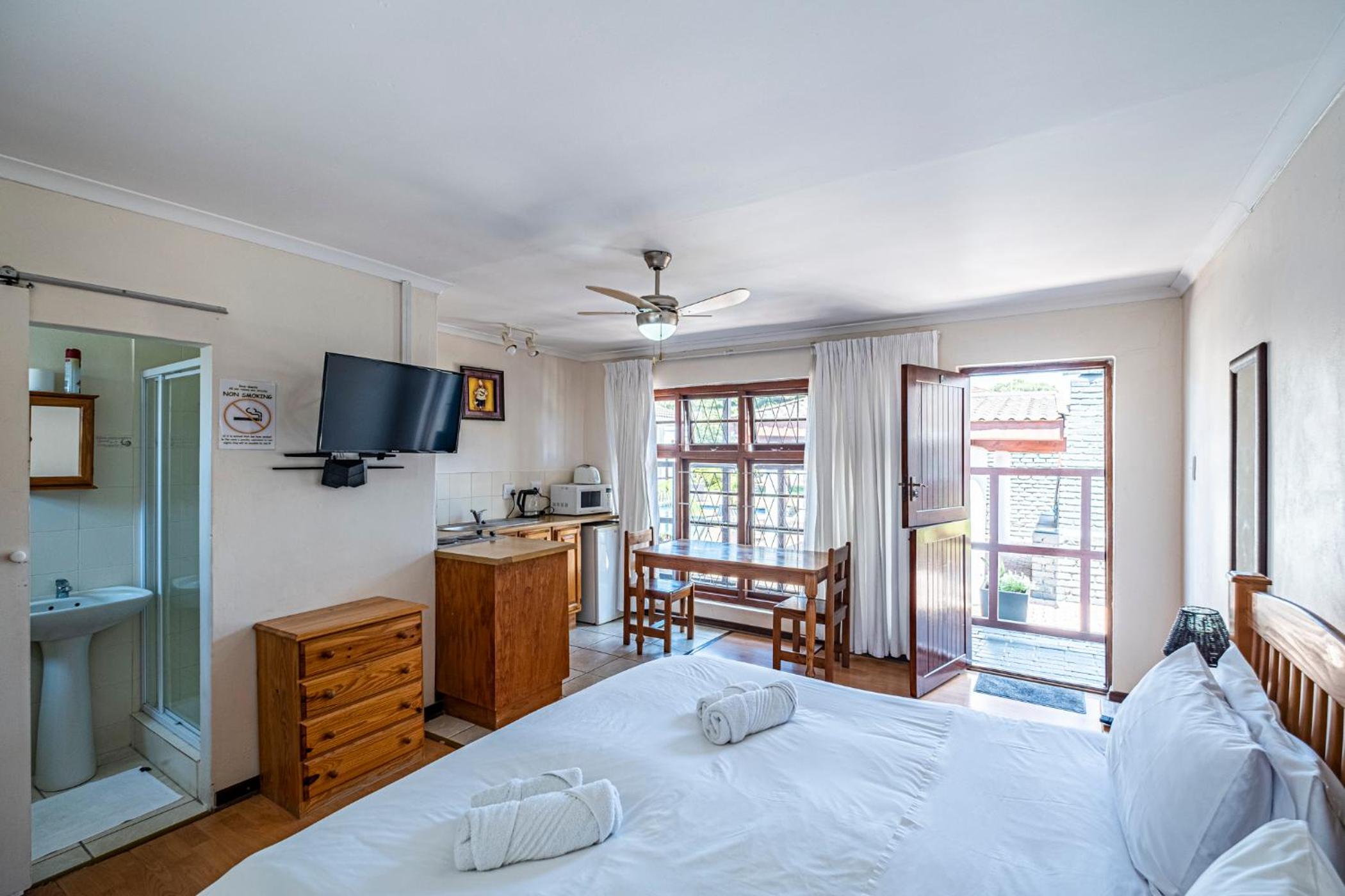 Standard Double or Twin Room photo 2