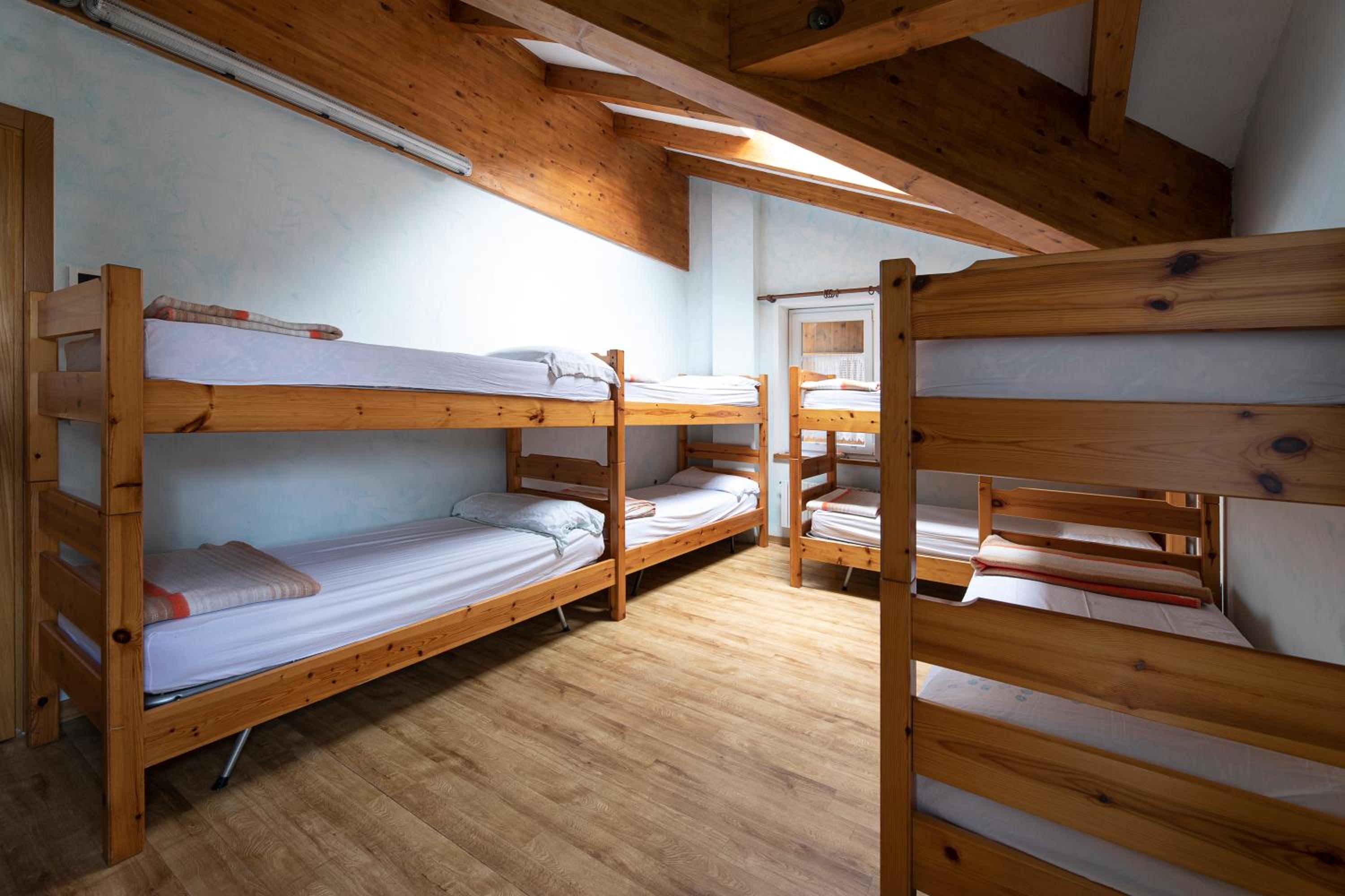 Single Bed In Mixed Dormitory Room photo 2