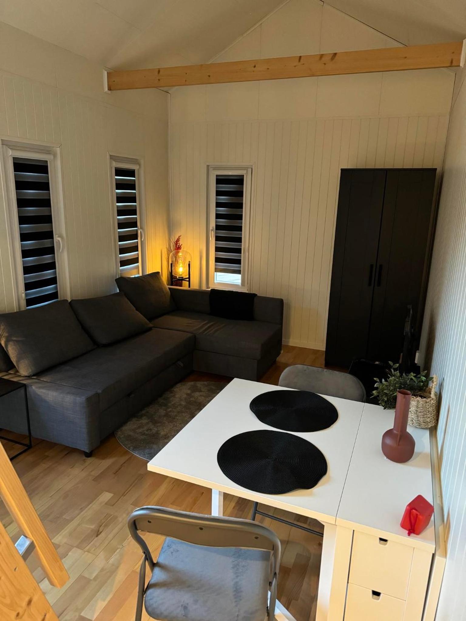One-Bedroom House photo 3