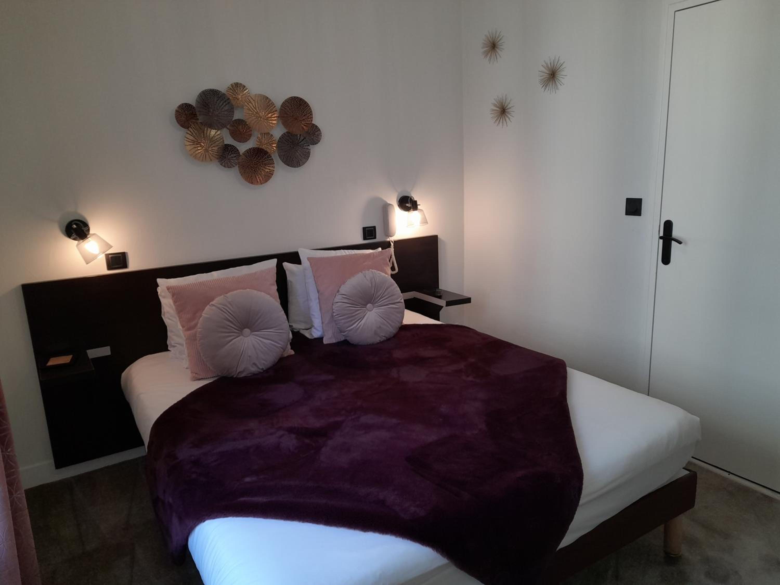 Double Room - Photo 9