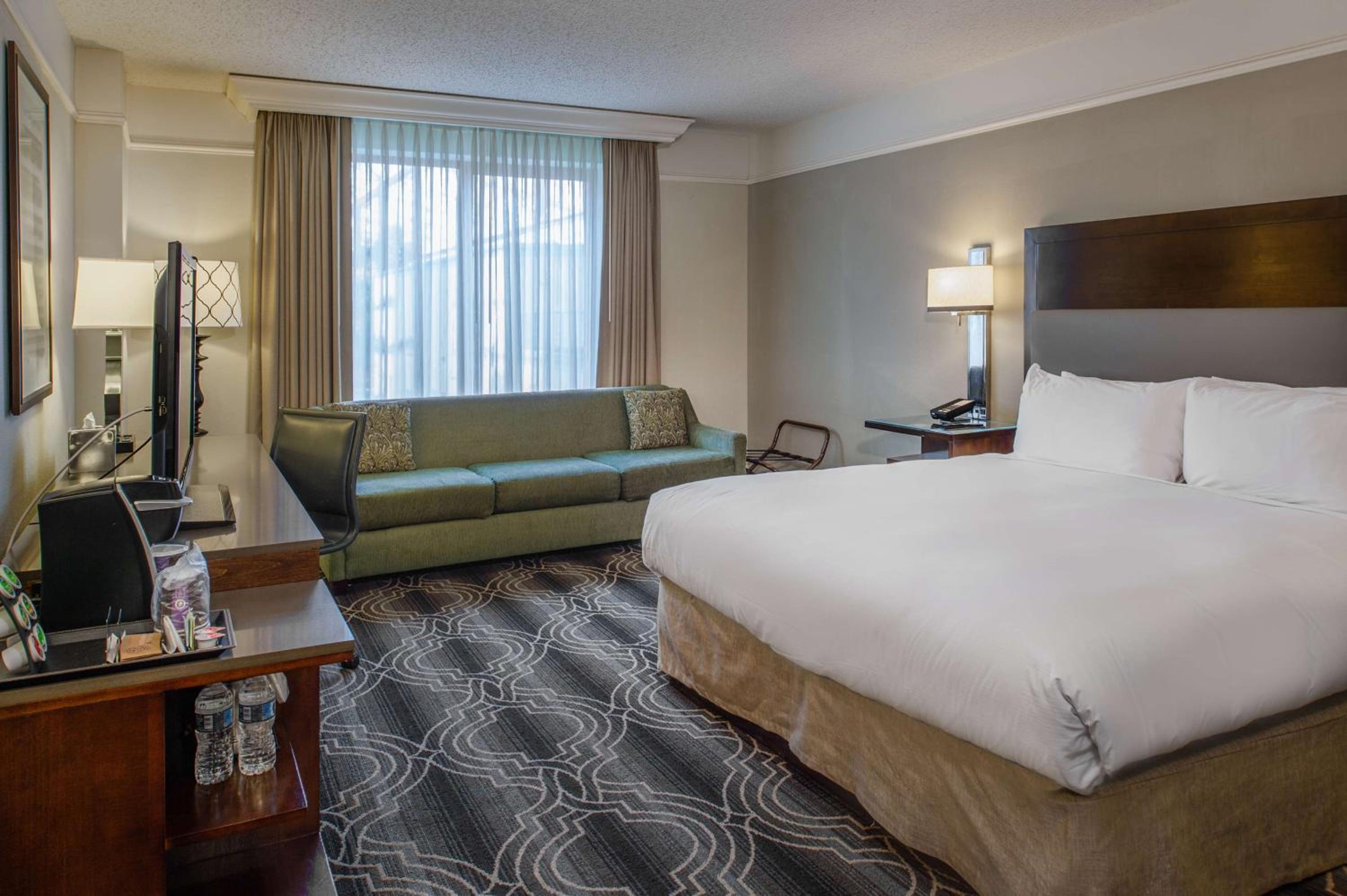Deluxe King Room with Sofa Bed - Photo 1
