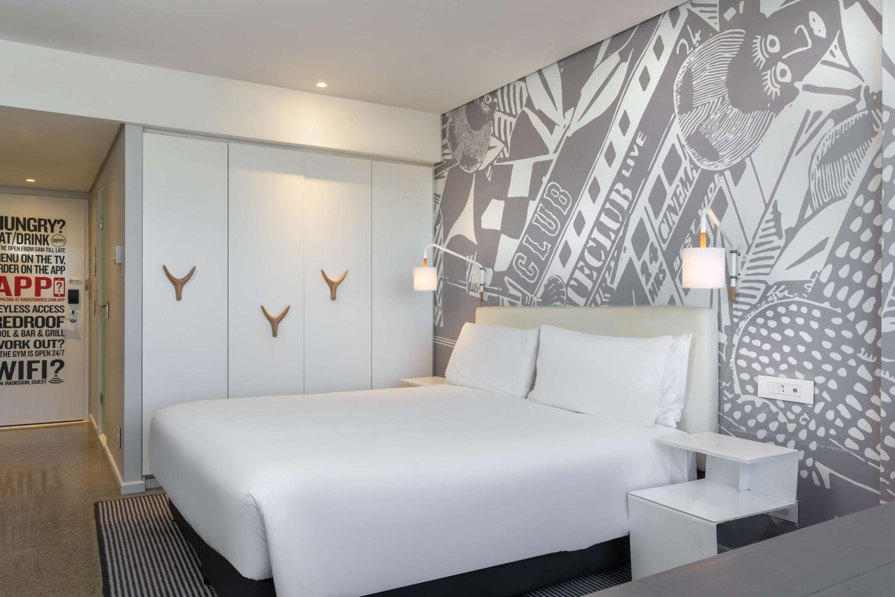 Standard Room with Mountain View - Photo 18