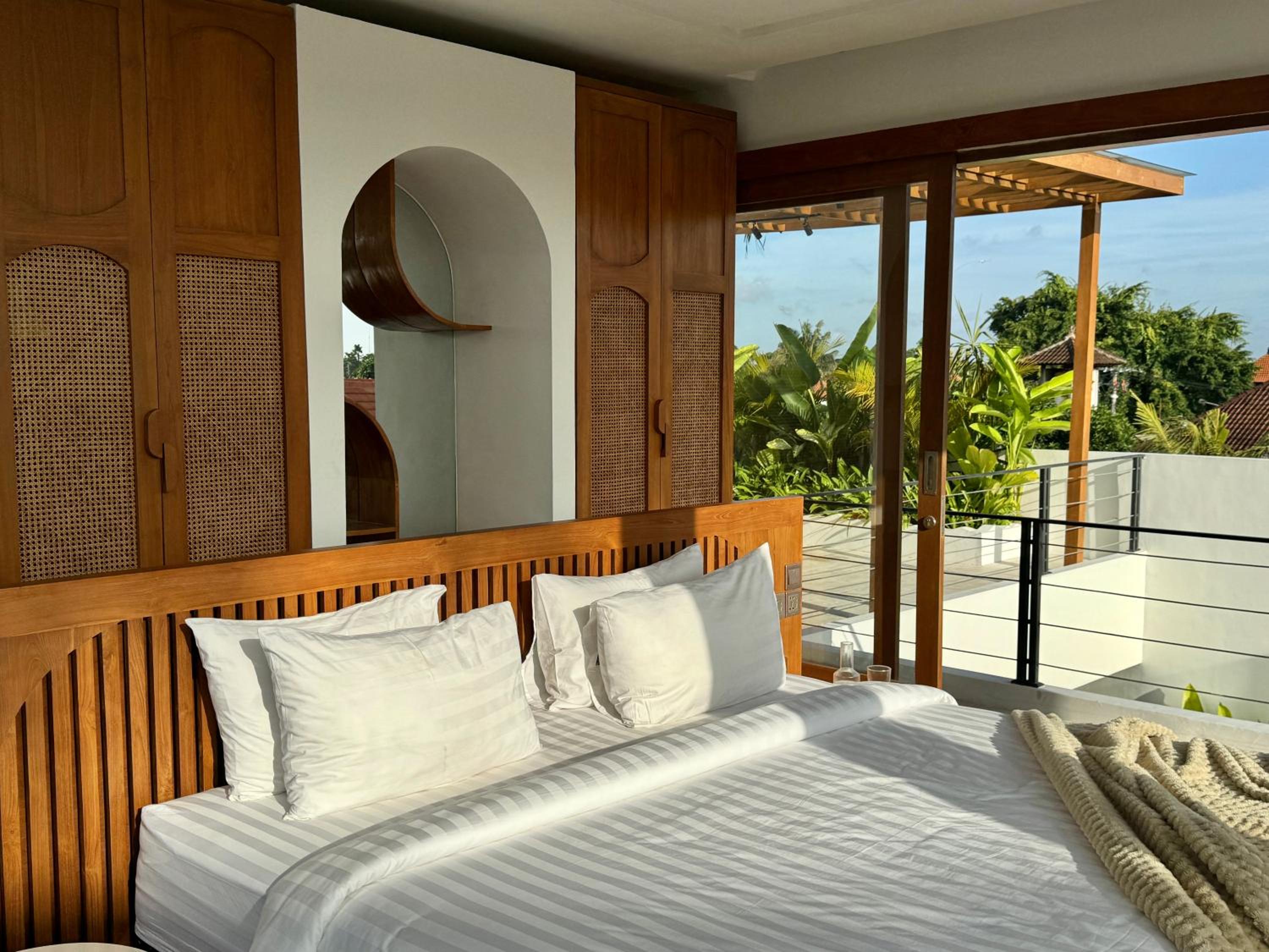 Three-Bedroom Villa photo 3