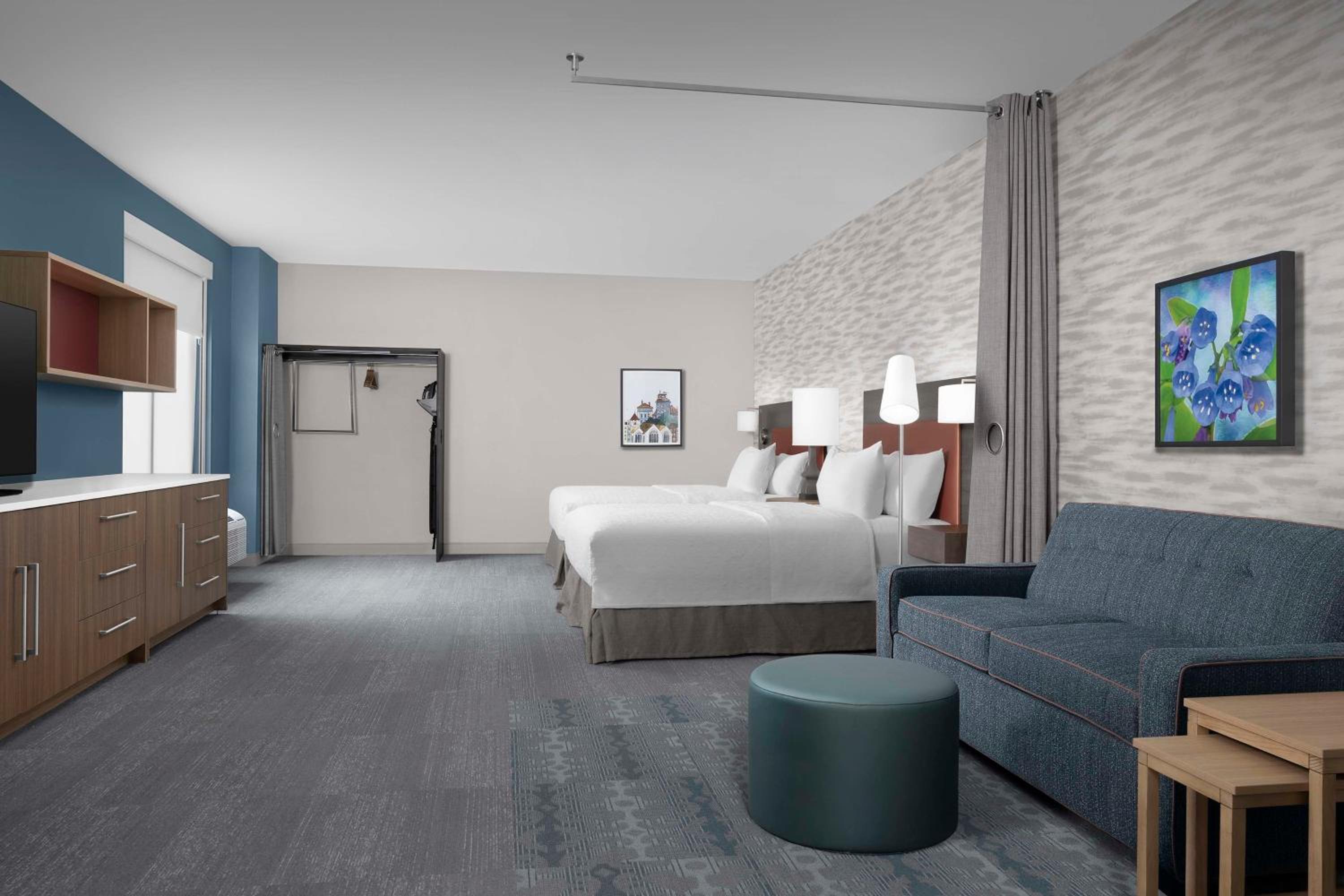 Studio Suite with Two Queen Bes and Bath Tub - Mobility Accessible - Photo 1