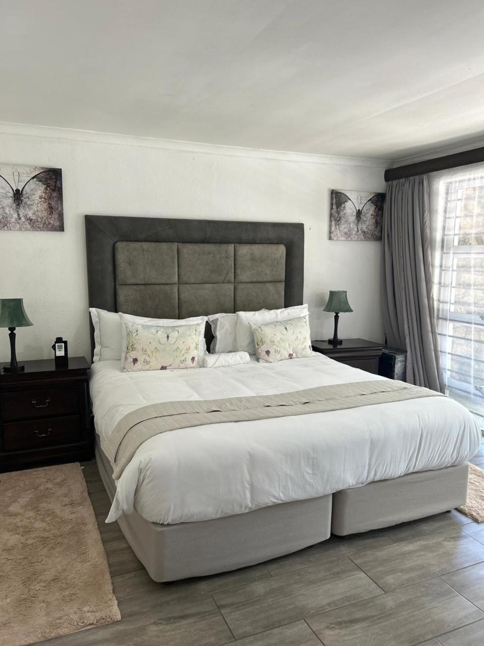 Standard King Room - Photo 3