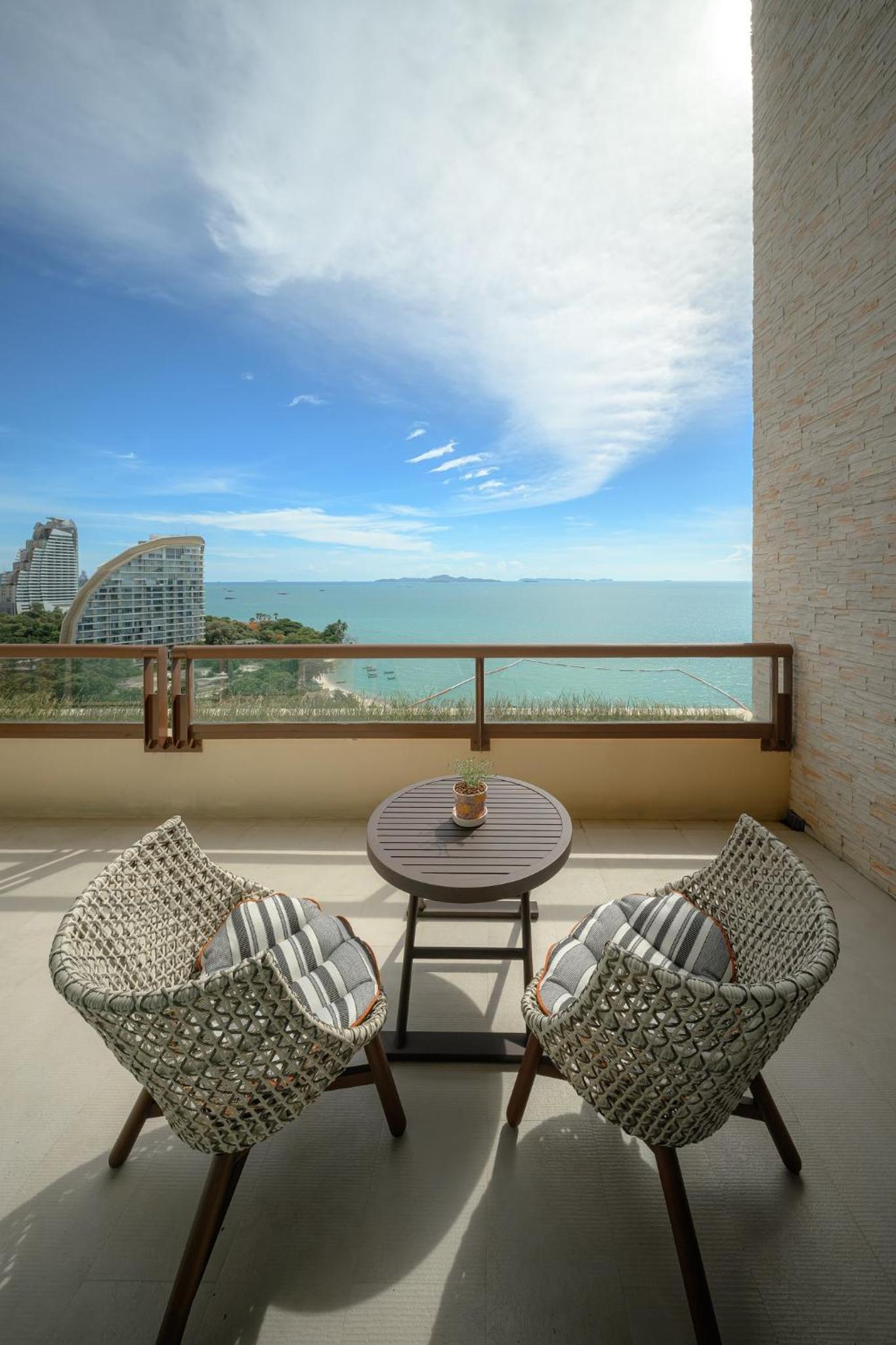 Mirage Suite Twin