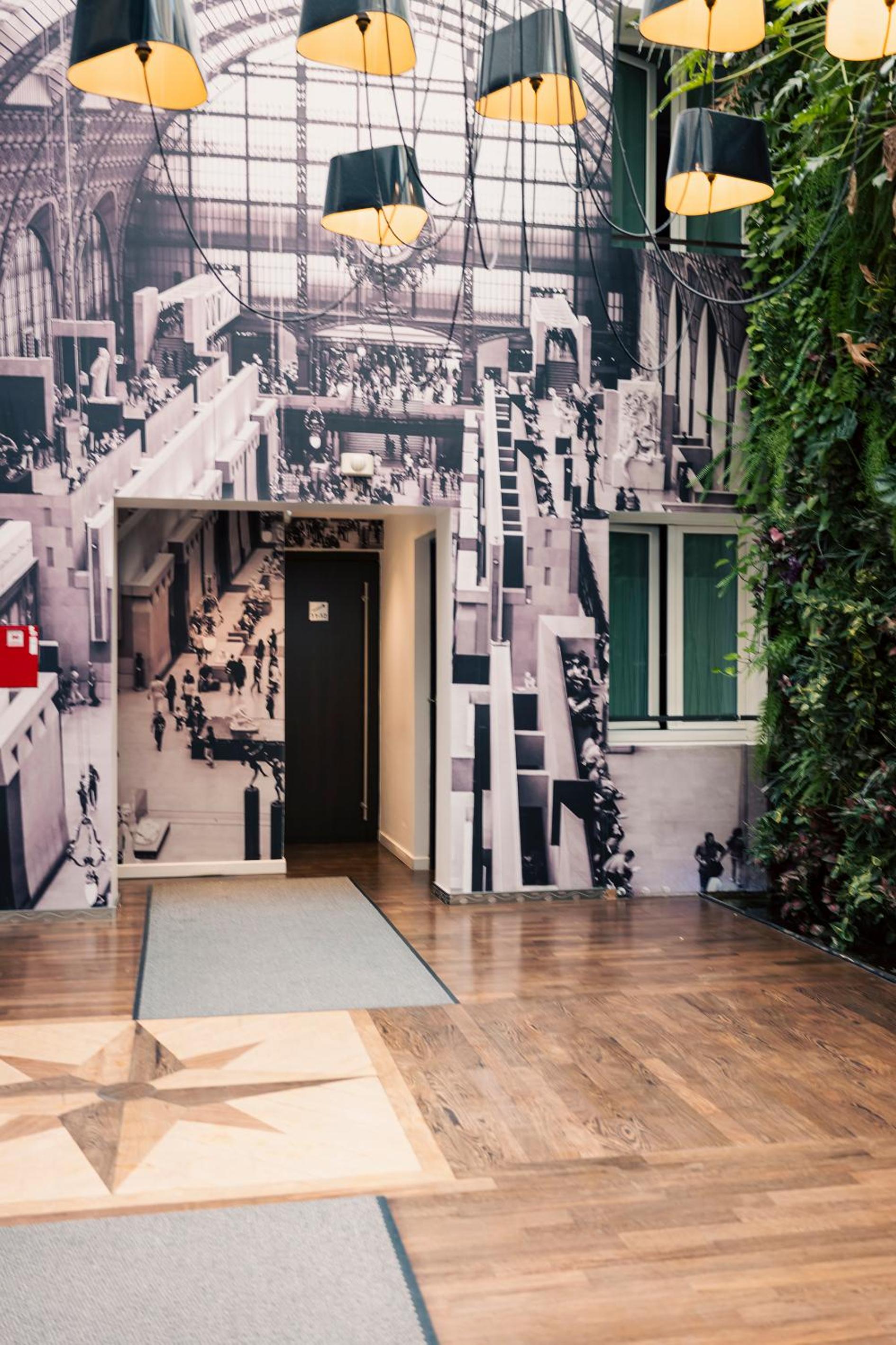 Superior double or twin with street view or courtyard photo 2