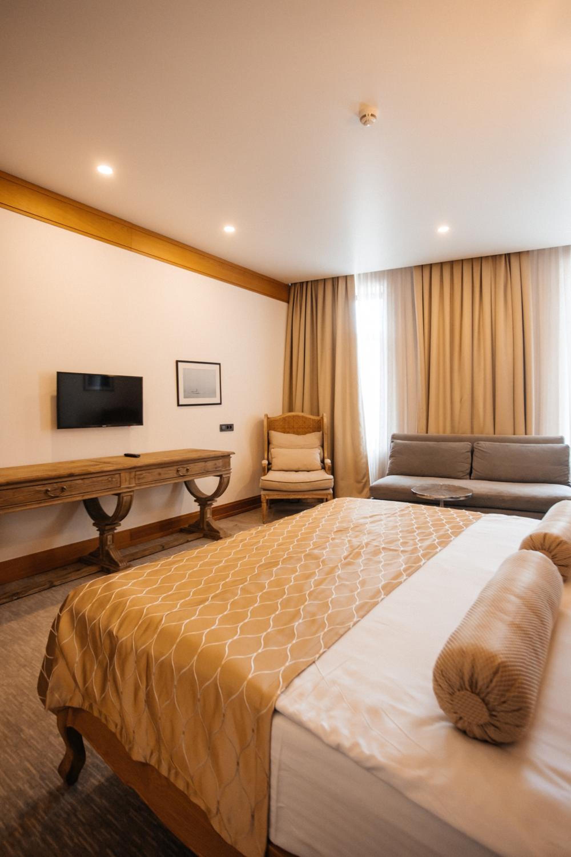 Standard Double Room - Photo 24