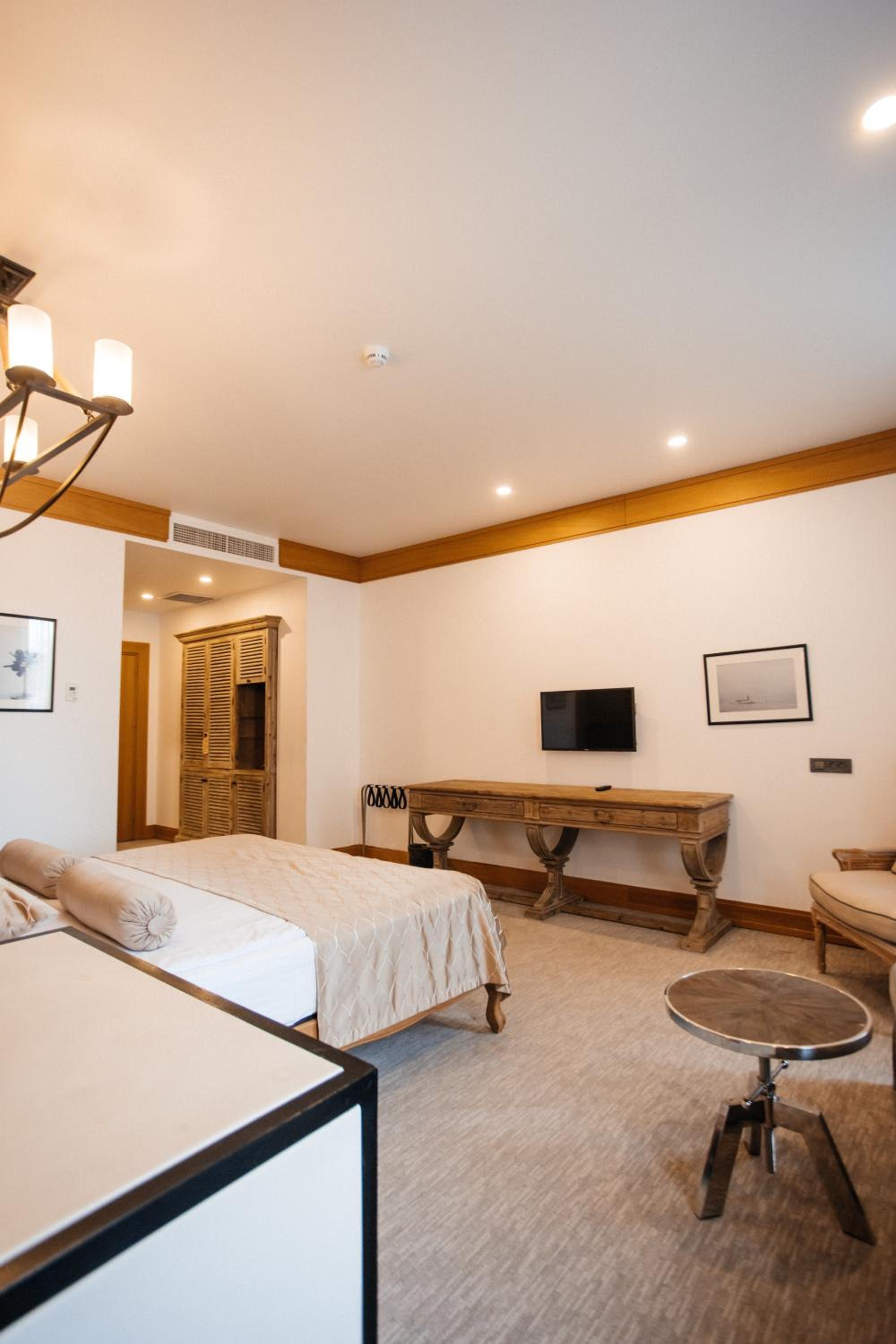 Standard Double Room - Photo 22