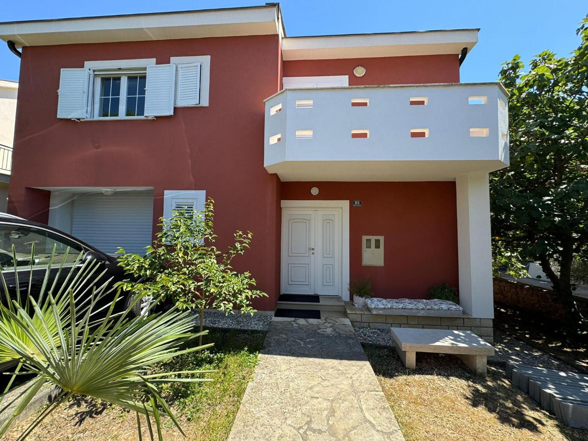 Three-Bedroom Villa photo 3