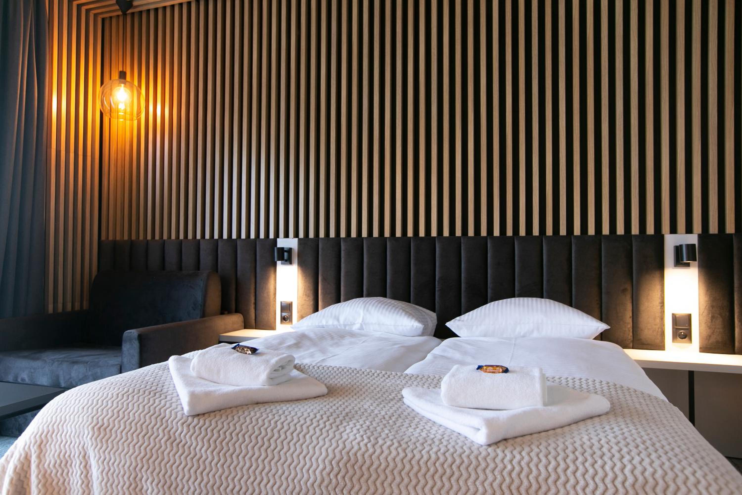 Deluxe Double Room with Balcony - Photo 3