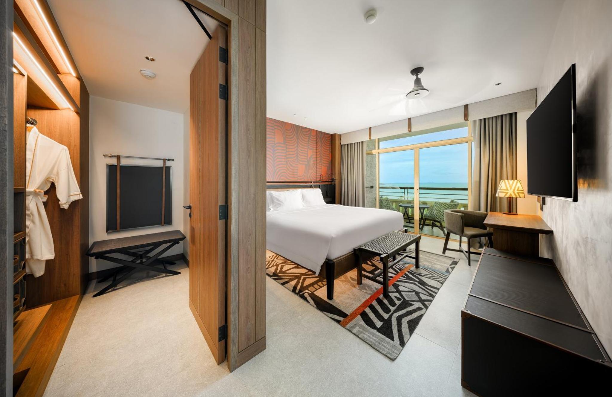Mirage Family Suite King with Bunk Bed