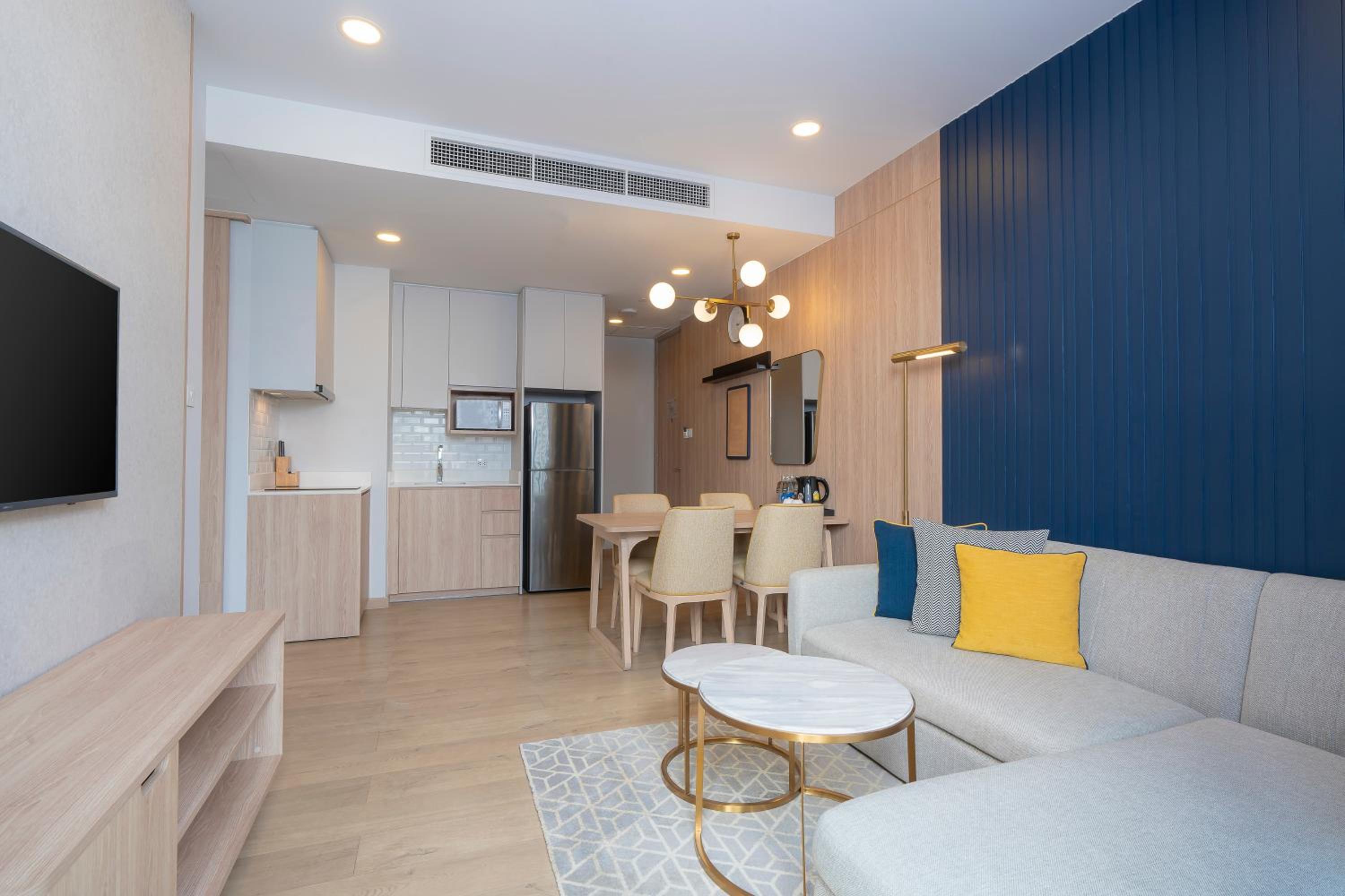 Two-Bedroom Suite with One King and Two Twin Beds - High Floor photo 3