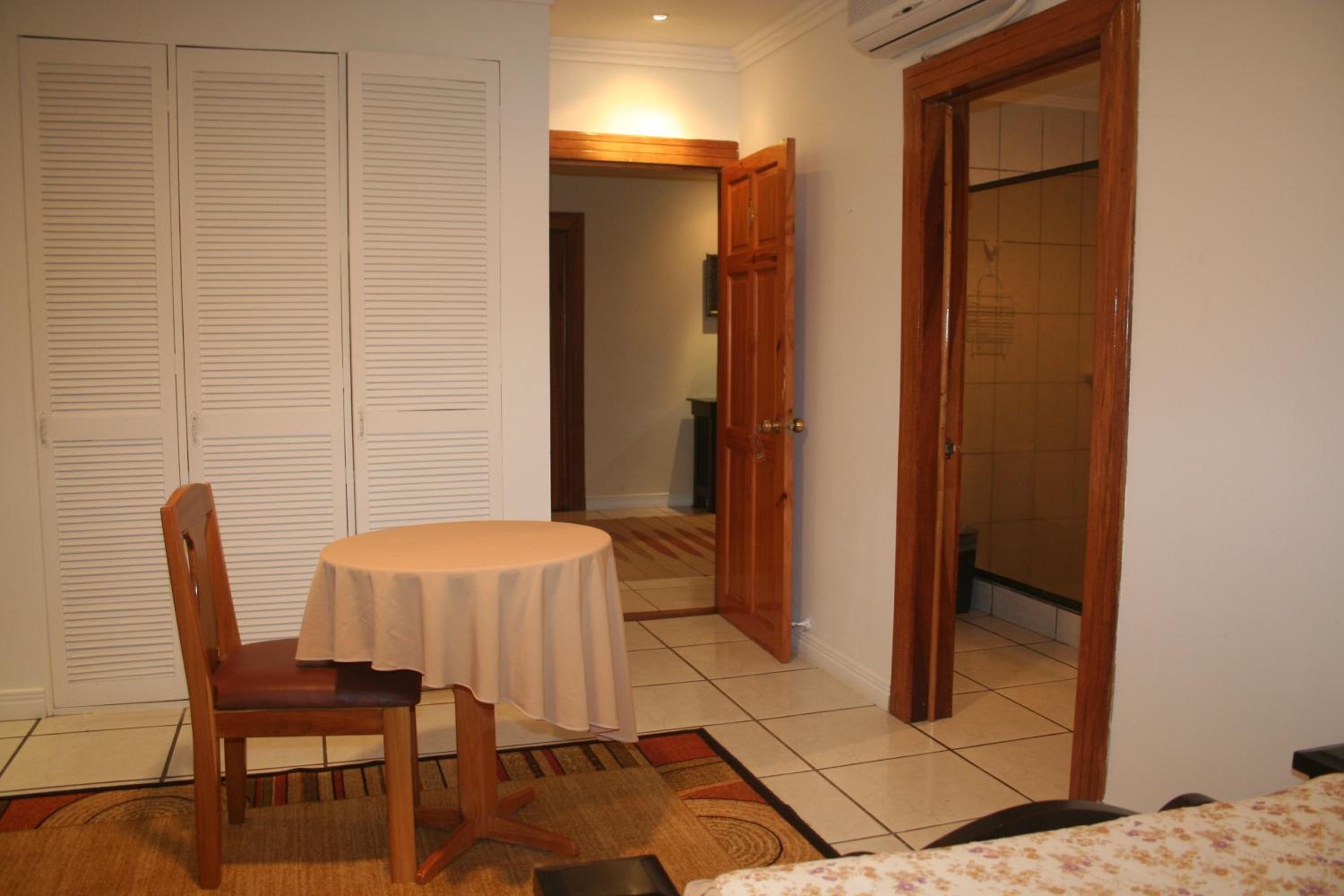 Basic Triple Room photo 1