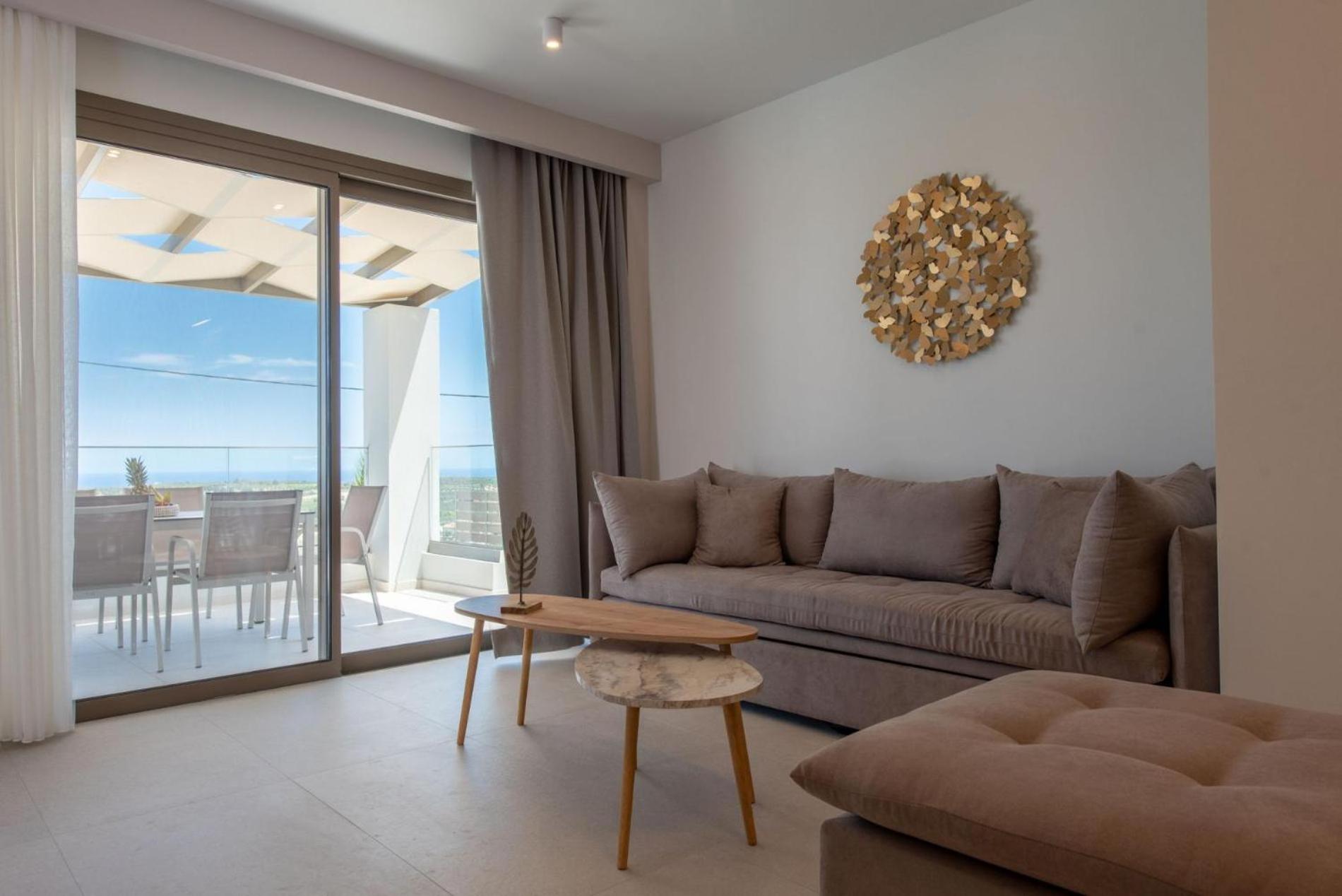 Three-Bedroom Villa photo 1