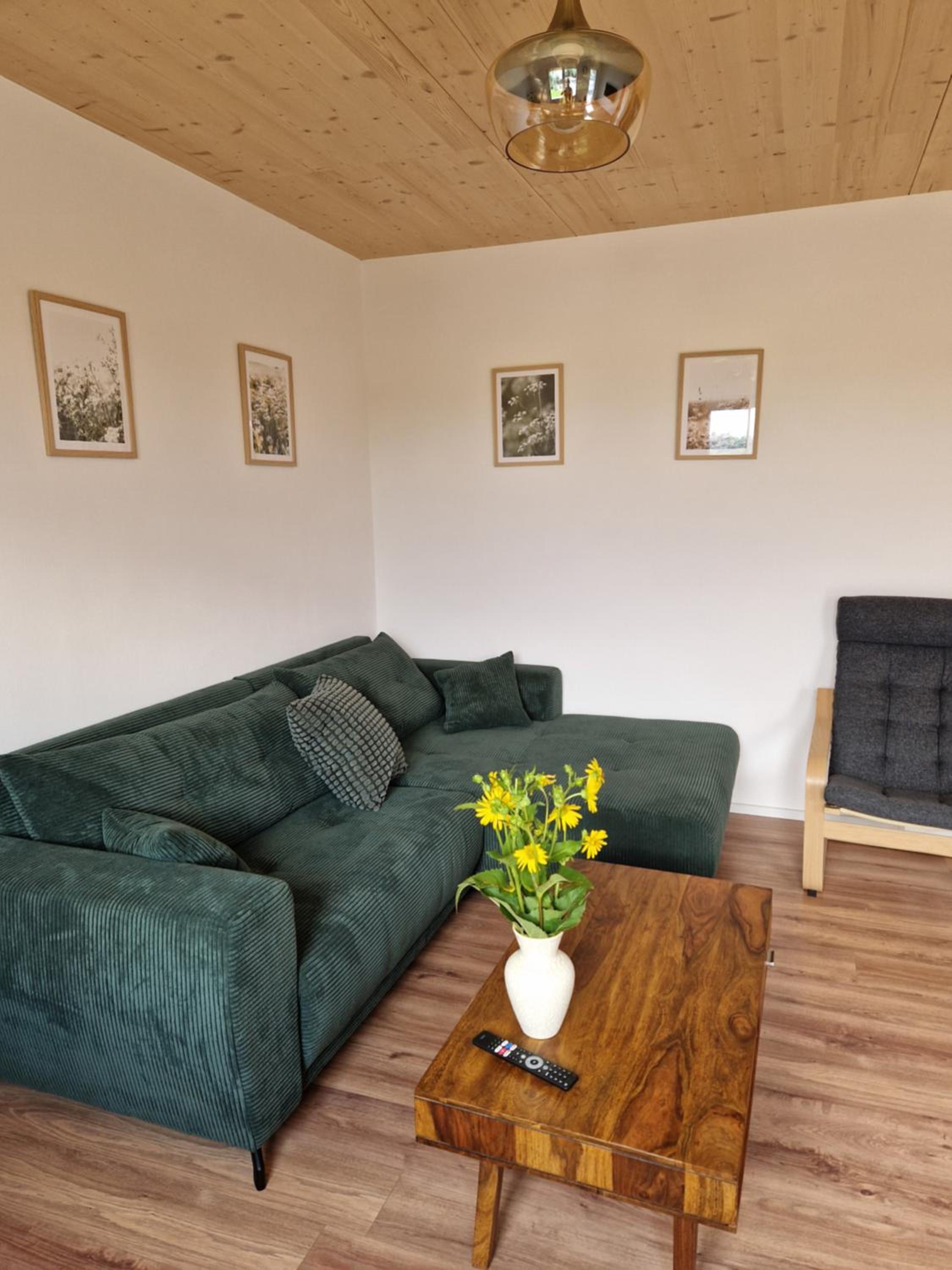 Three-Bedroom Apartment with Balcony photo 2