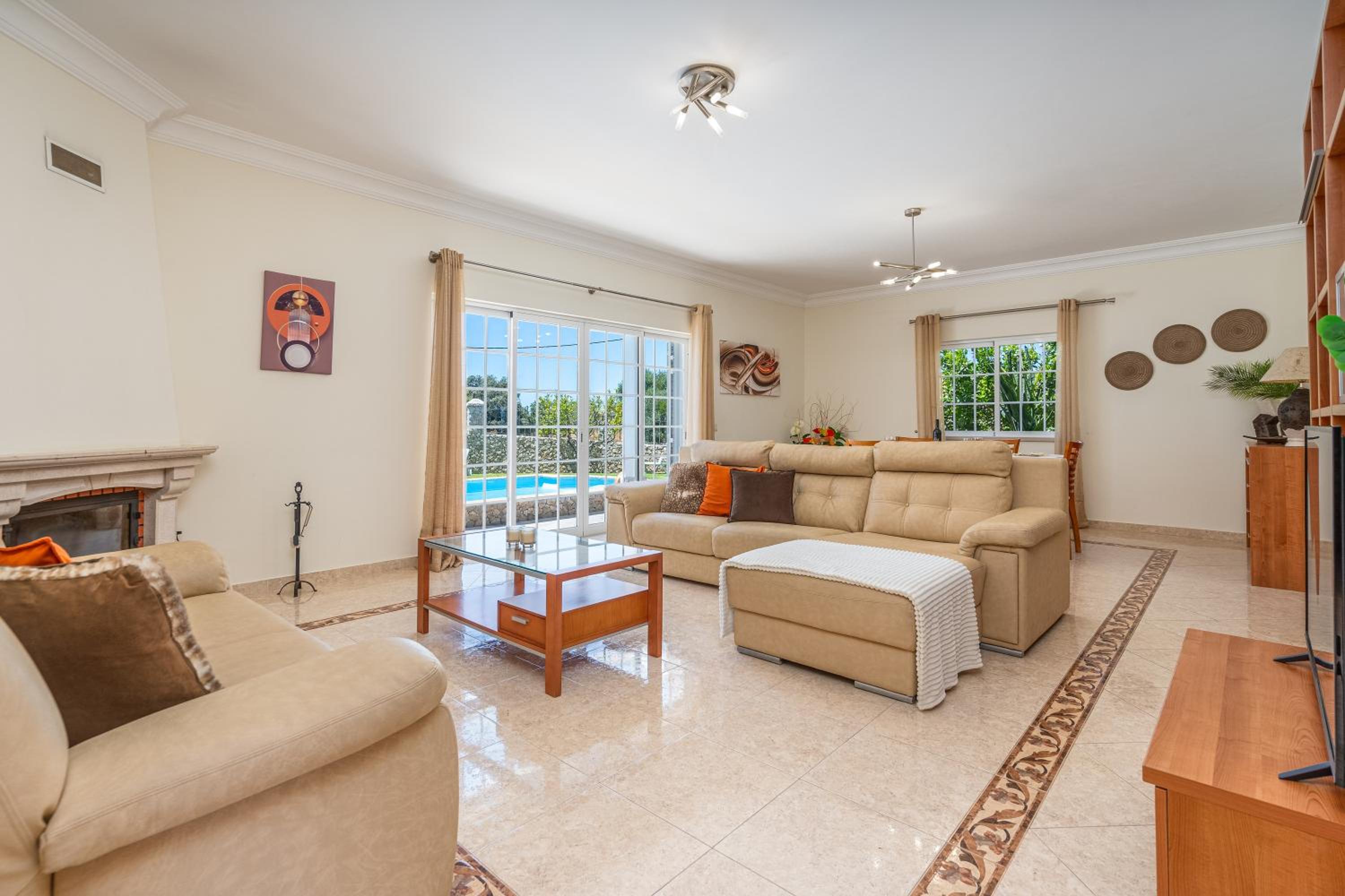 Villa photo 1