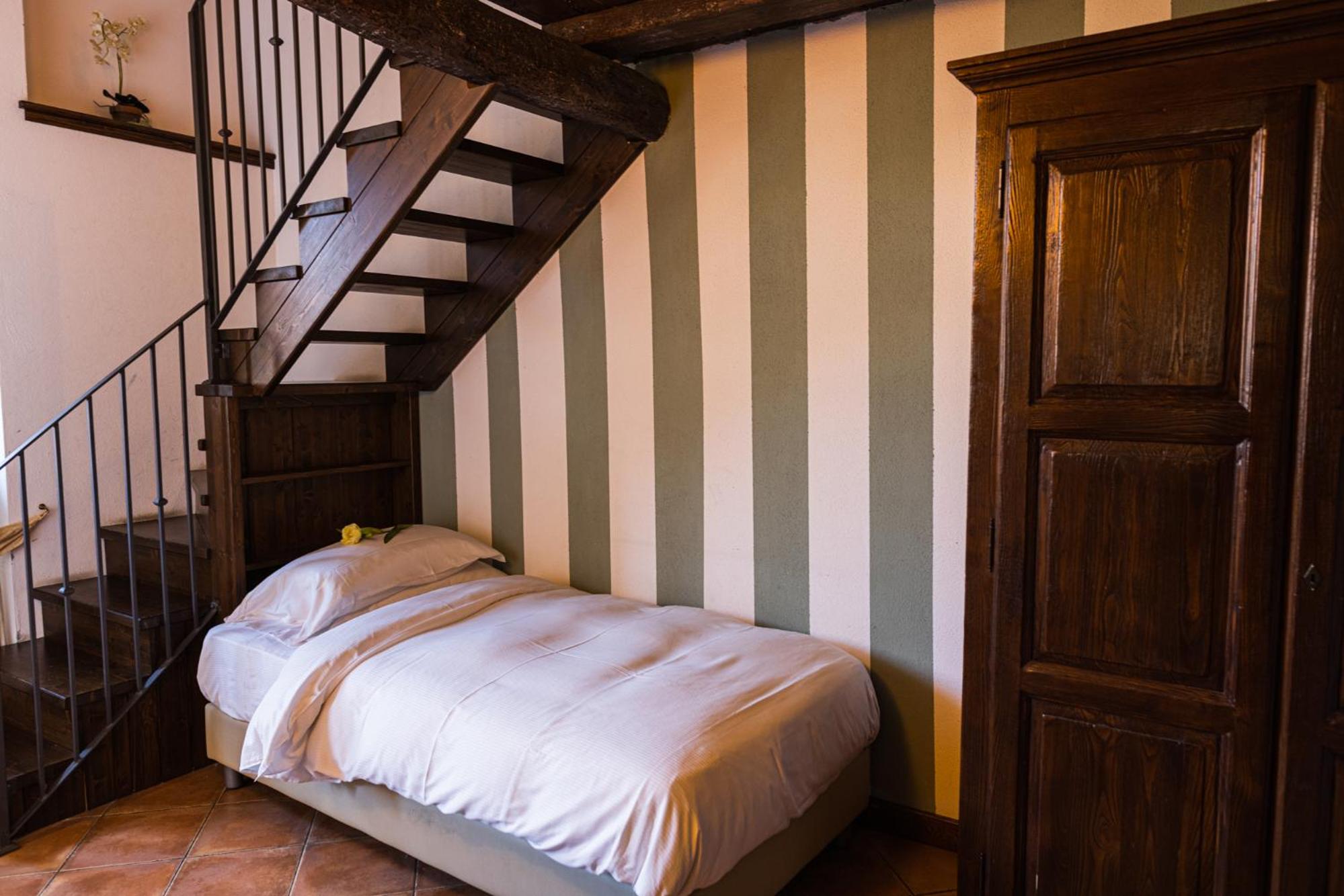 Deluxe Room - Photo 2