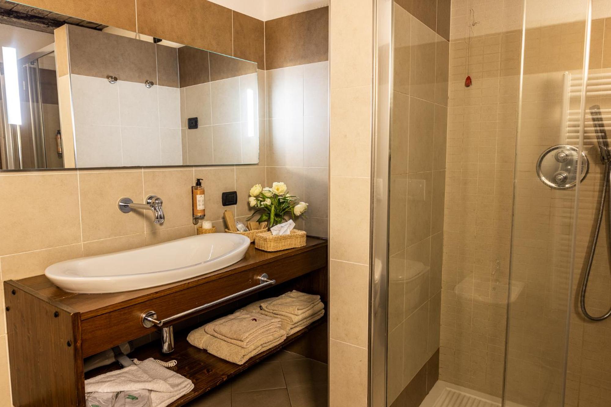 Superior Double Room - Photo 9