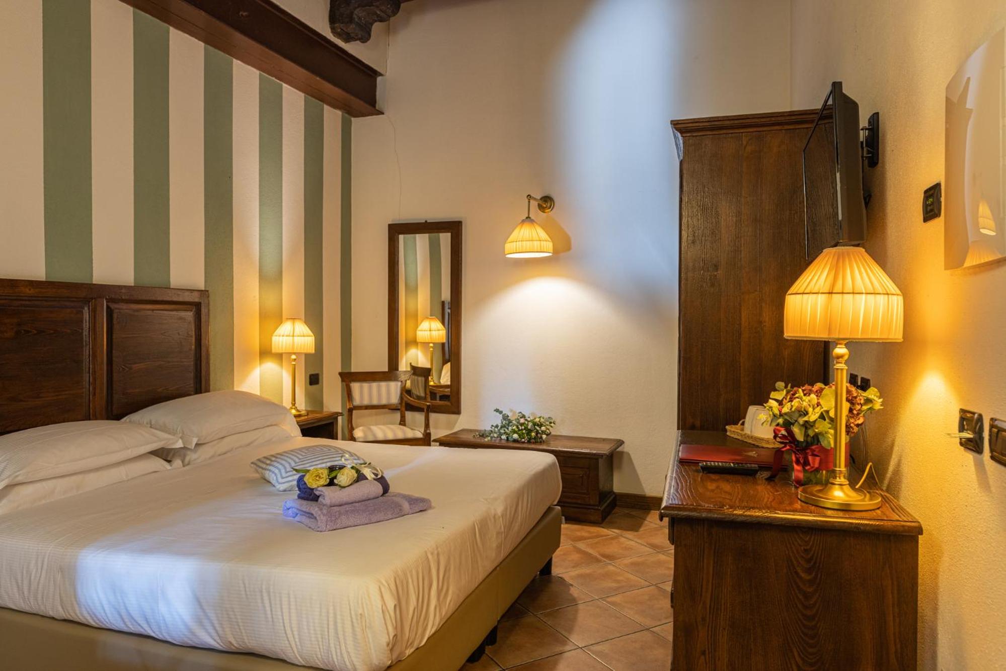 Standard Double Room - Photo 2