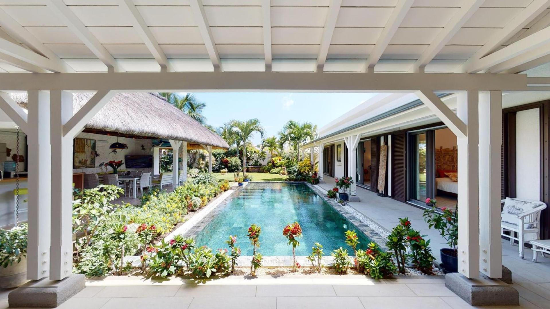 Villa photo 1