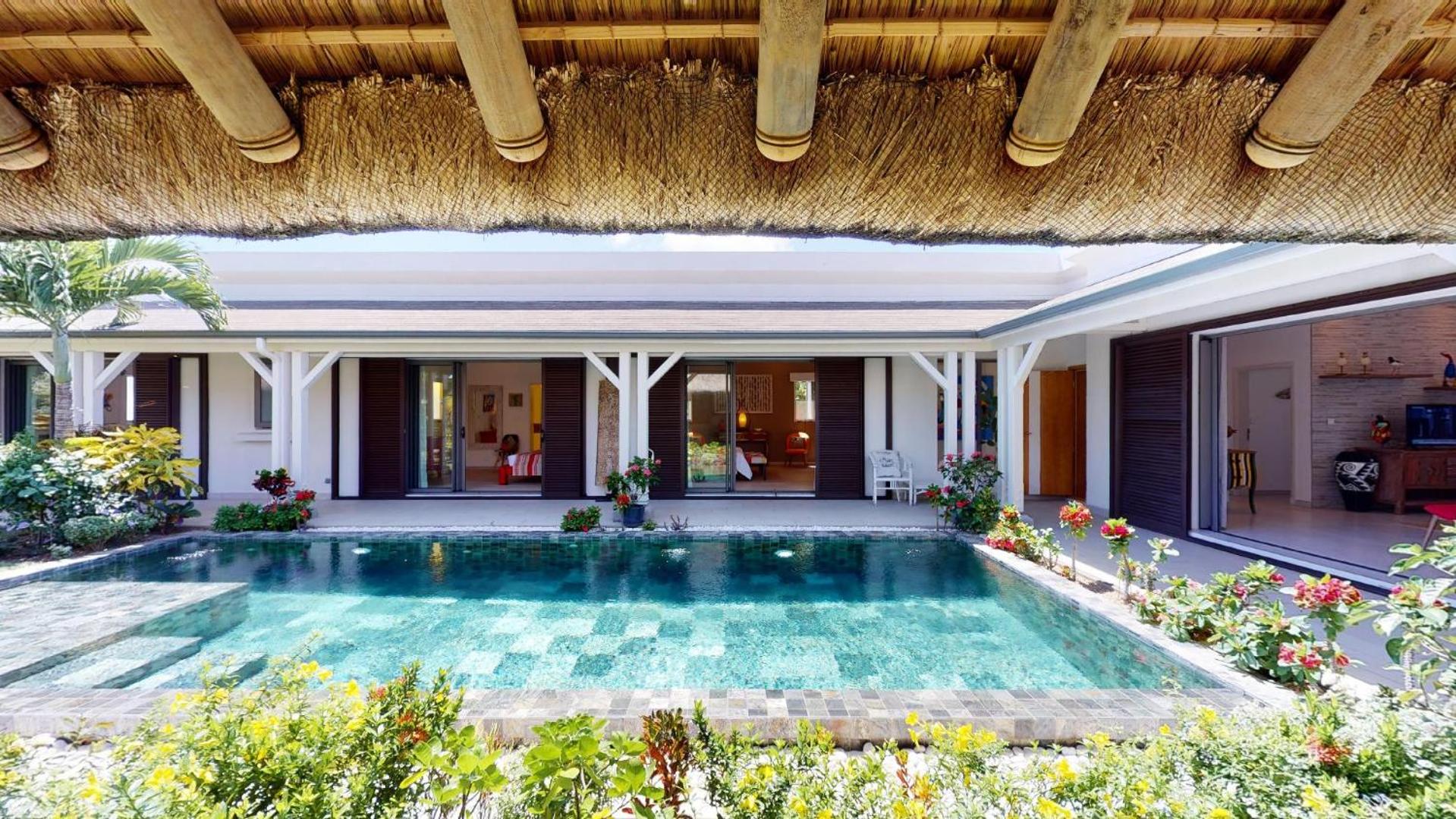 Villa photo 2