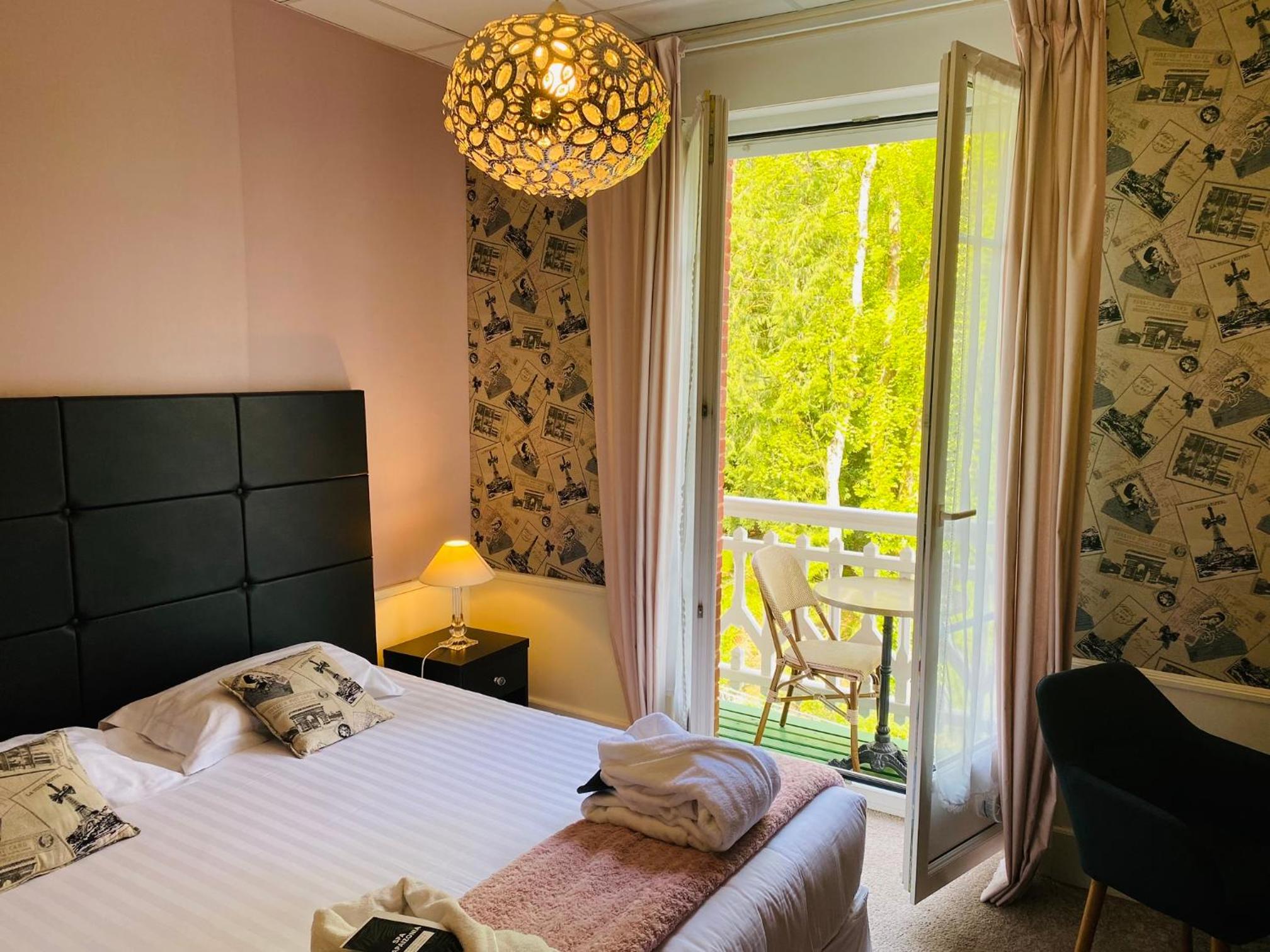 Chambre Deluxe Double ou Lits Jumeaux