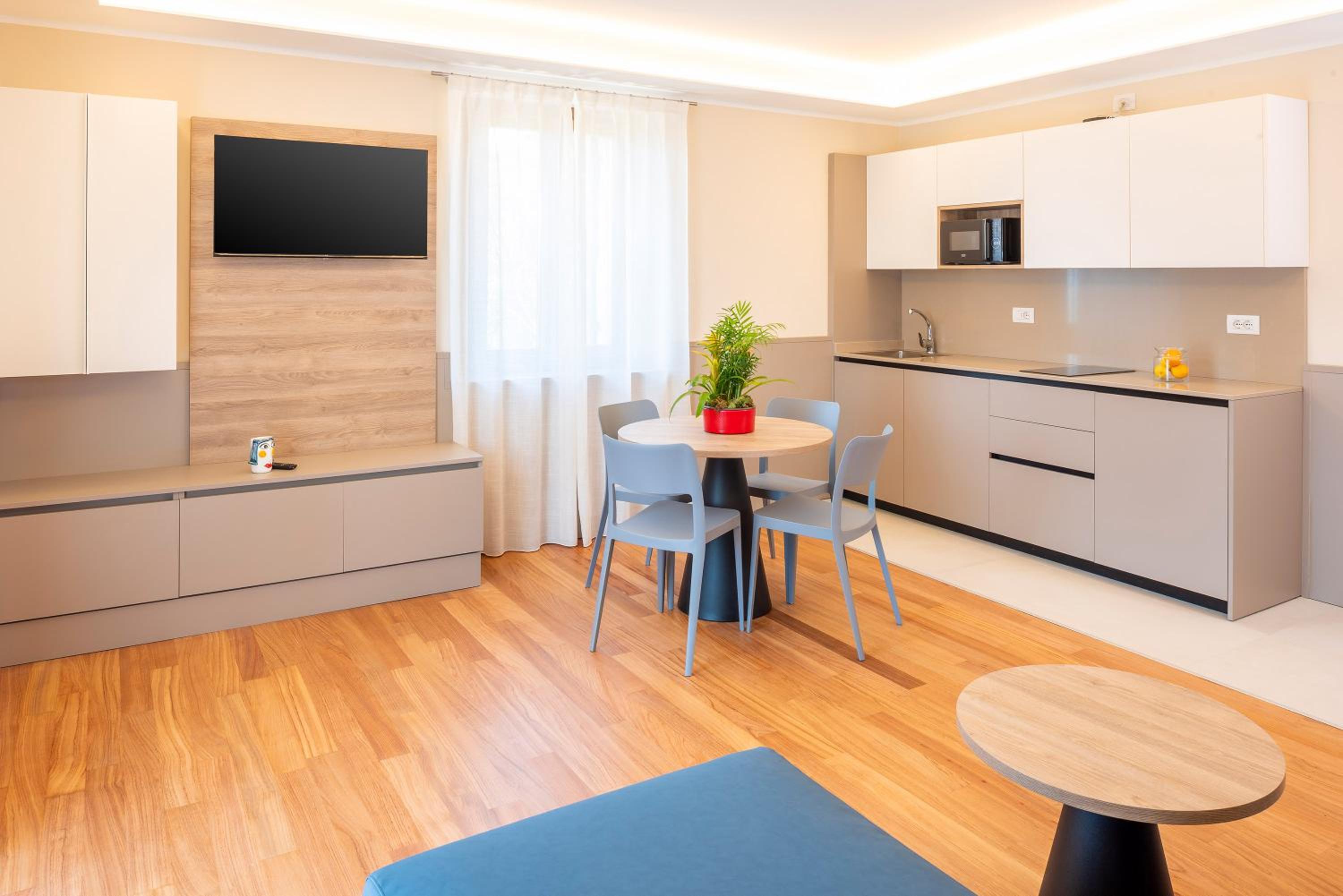 One-Bedroom Deluxe Apartment
