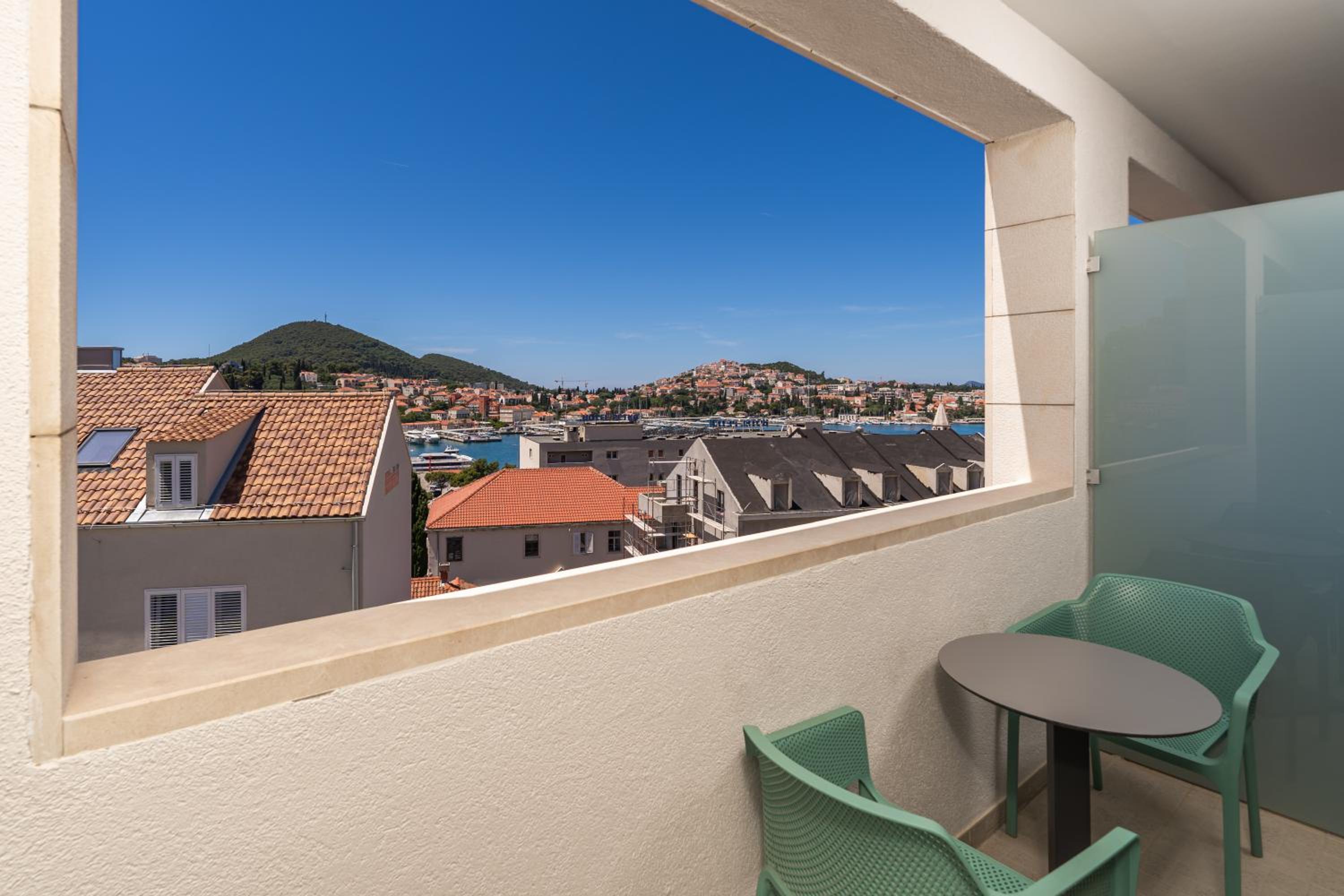 Double Room with Balcony and Sea View photo 3