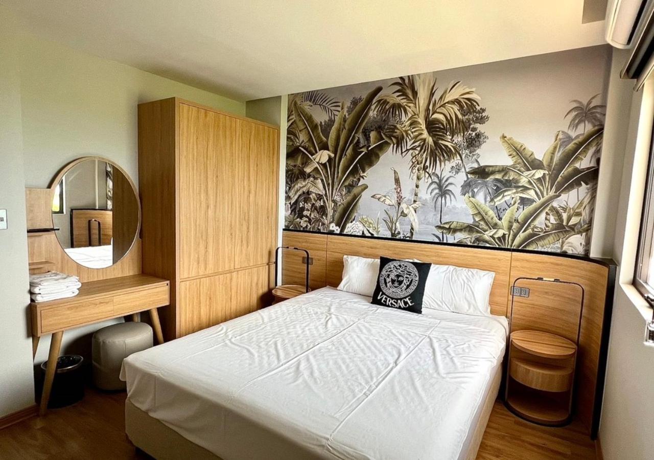 Two-Bedroom Apartment with Terrace and Sea View photo 3