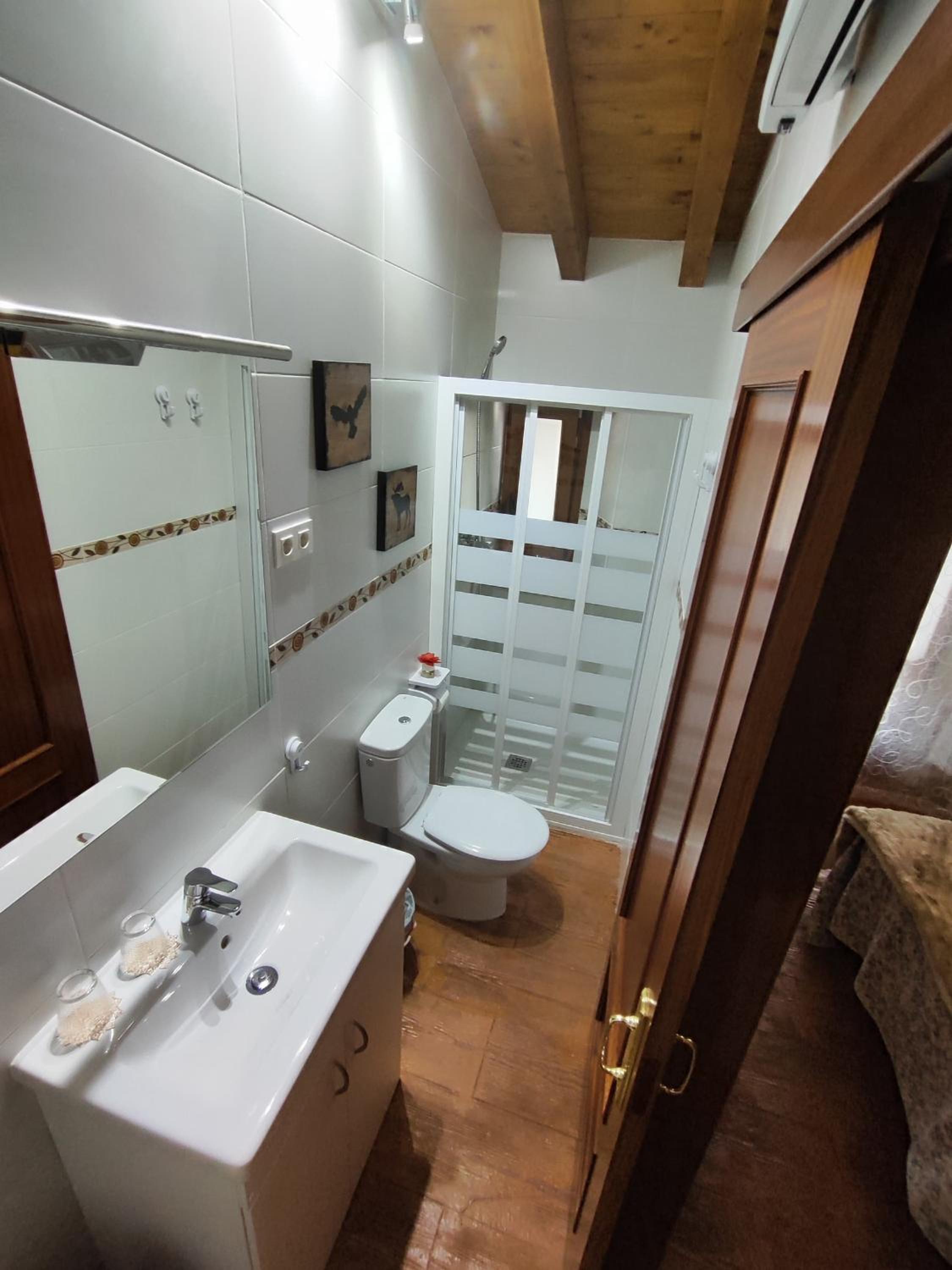 Double Room with Private Bathroom photo 3