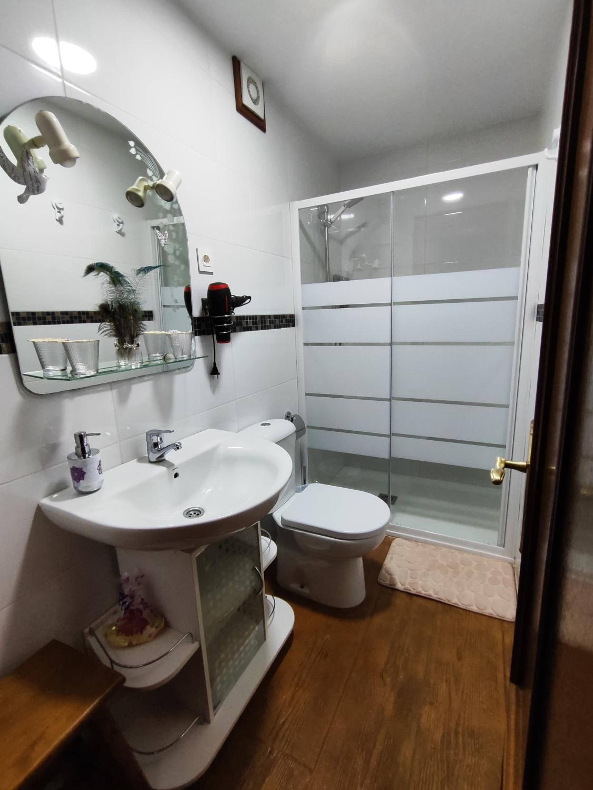 Double Room with Private Bathroom photo 3
