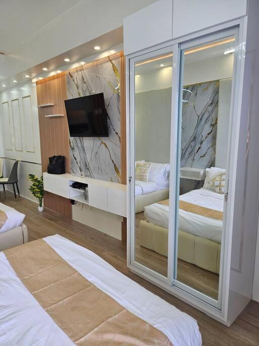 One-Bedroom Apartment - Photo 3