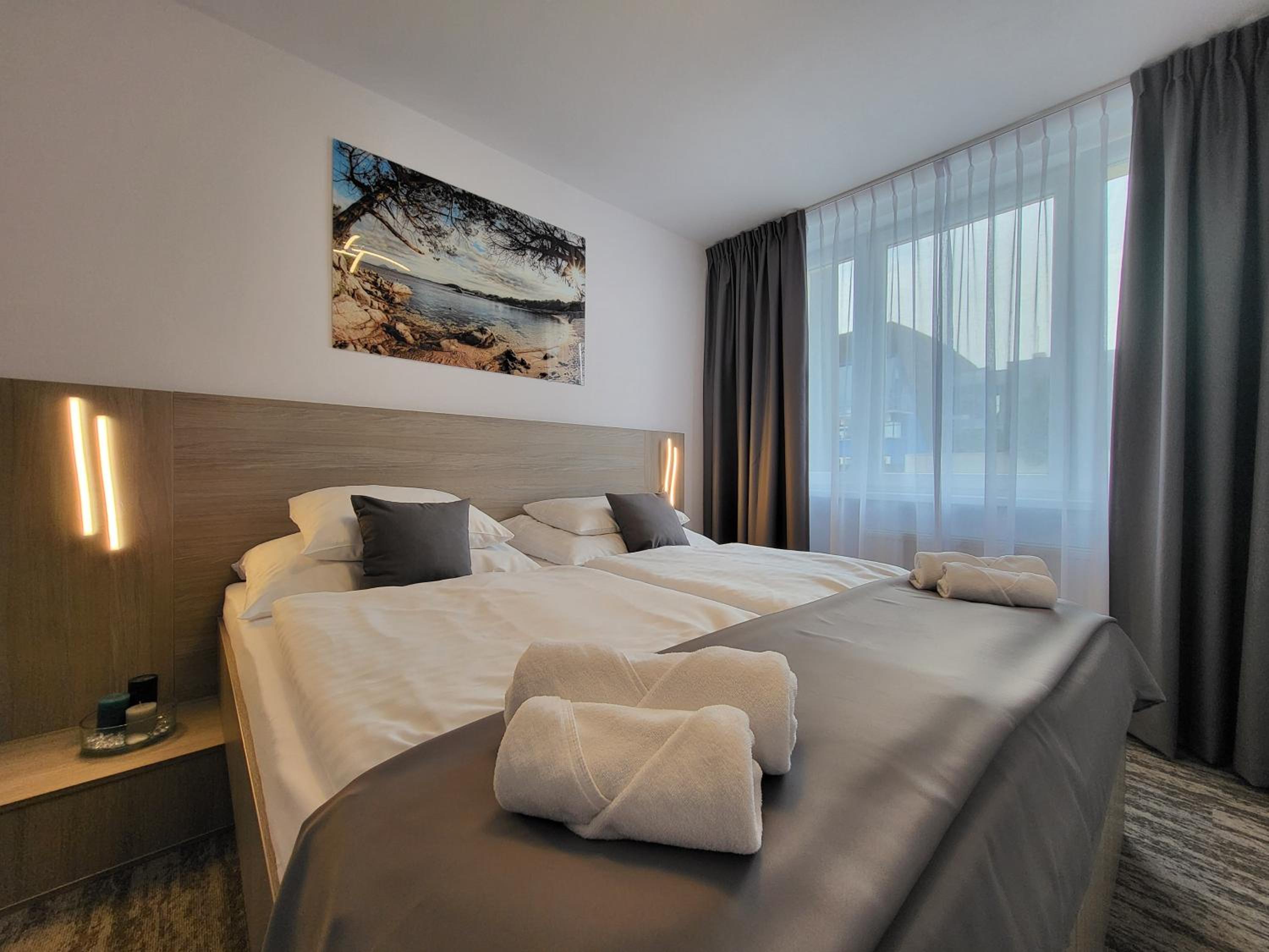 Superior Deluxe Double or Twin Room  - Photo 3