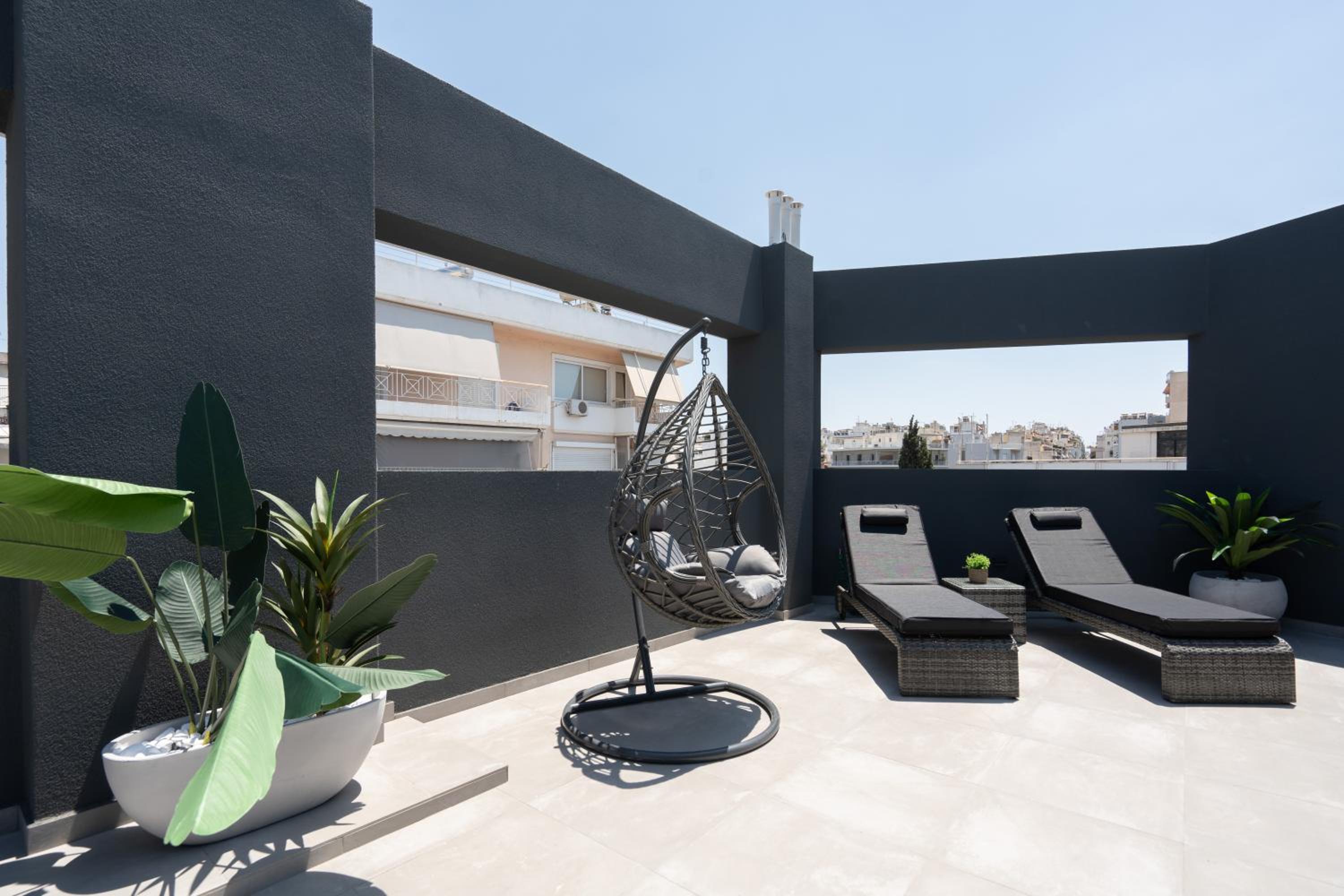 Penthouse with Terrace & Jacuzzi photo 2