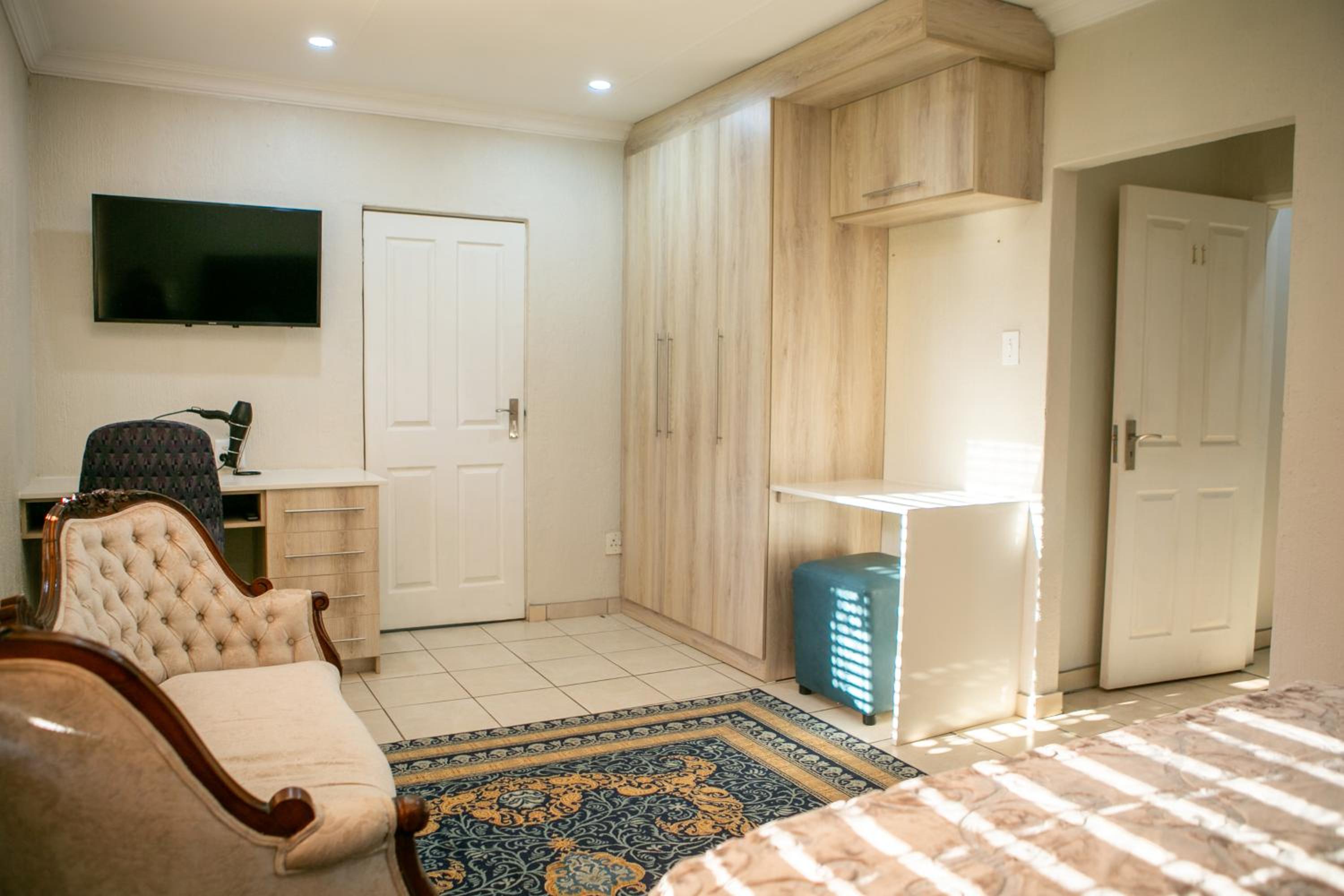 Deluxe Queen Room photo 1