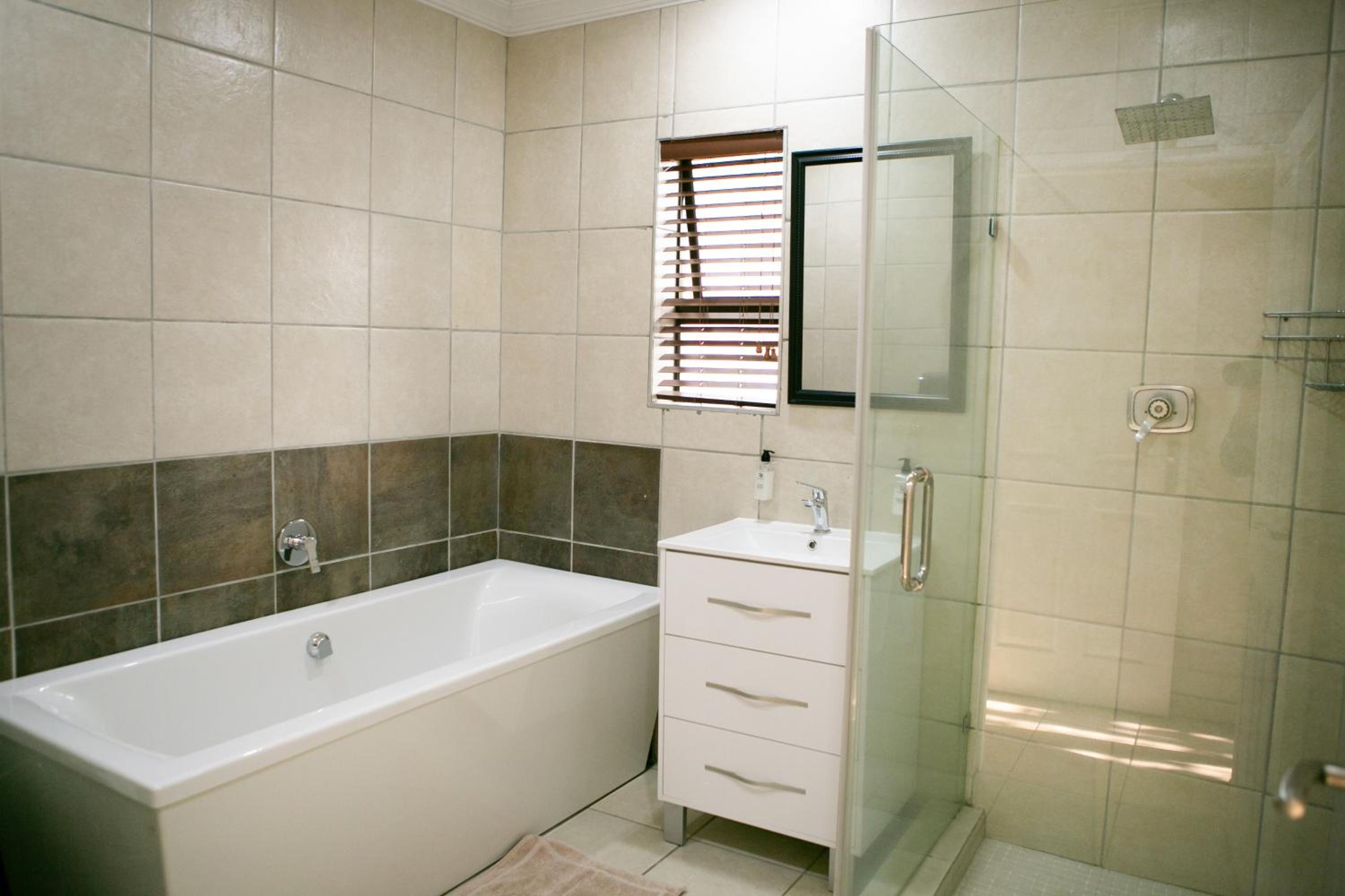 Deluxe Queen Room photo 3