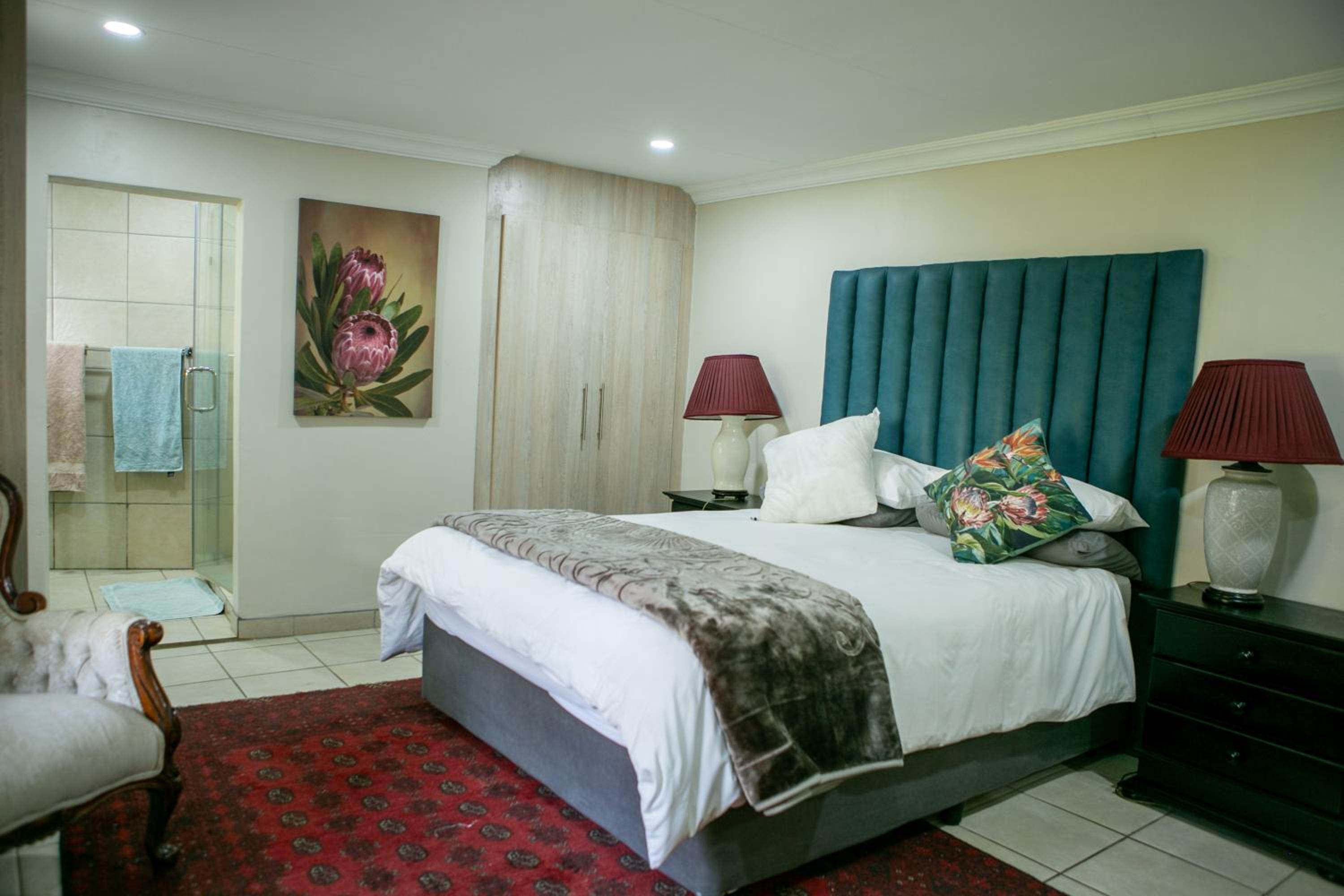 Deluxe Queen Room - Photo 4