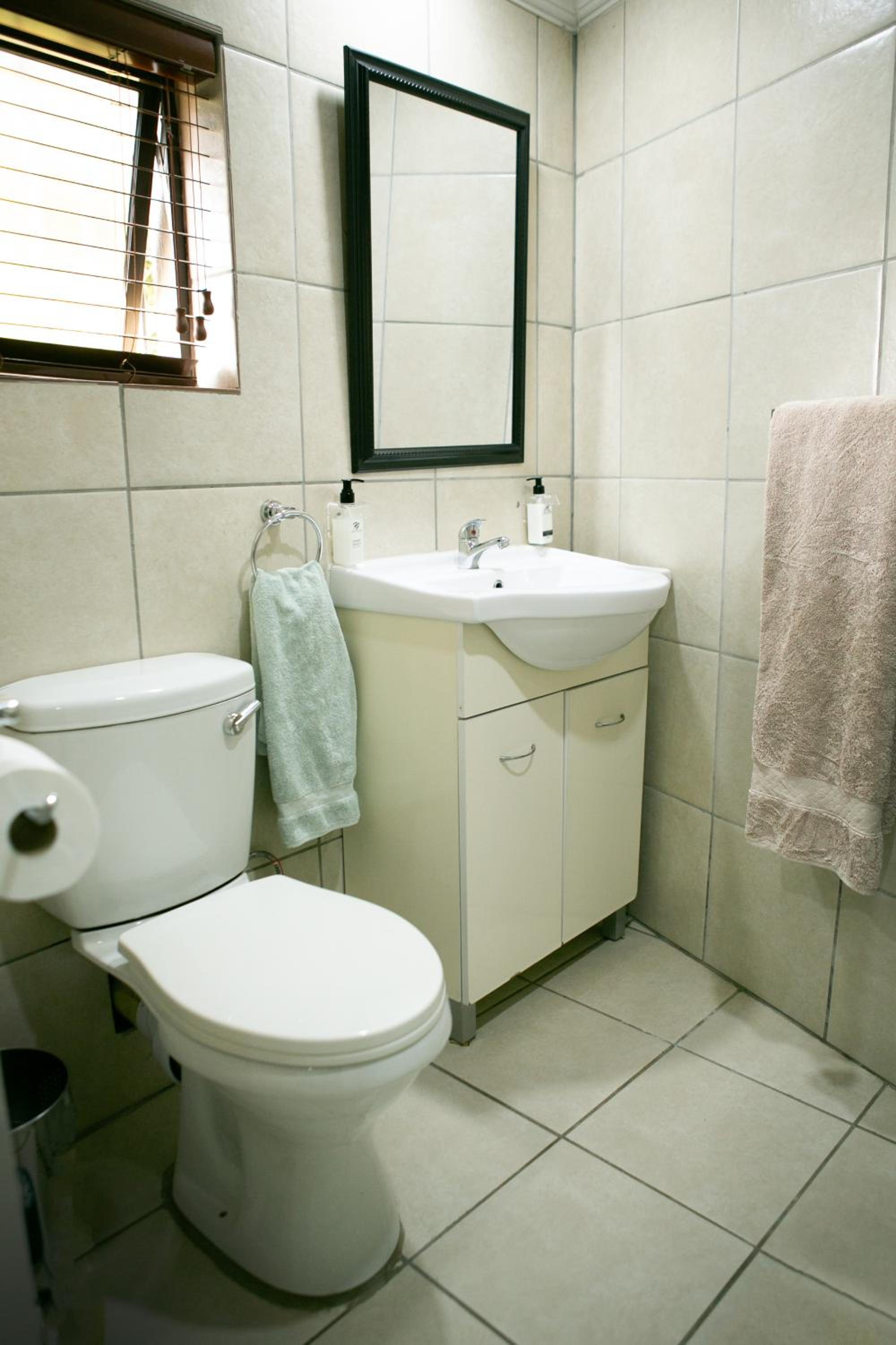 Deluxe Queen Room - Photo 2
